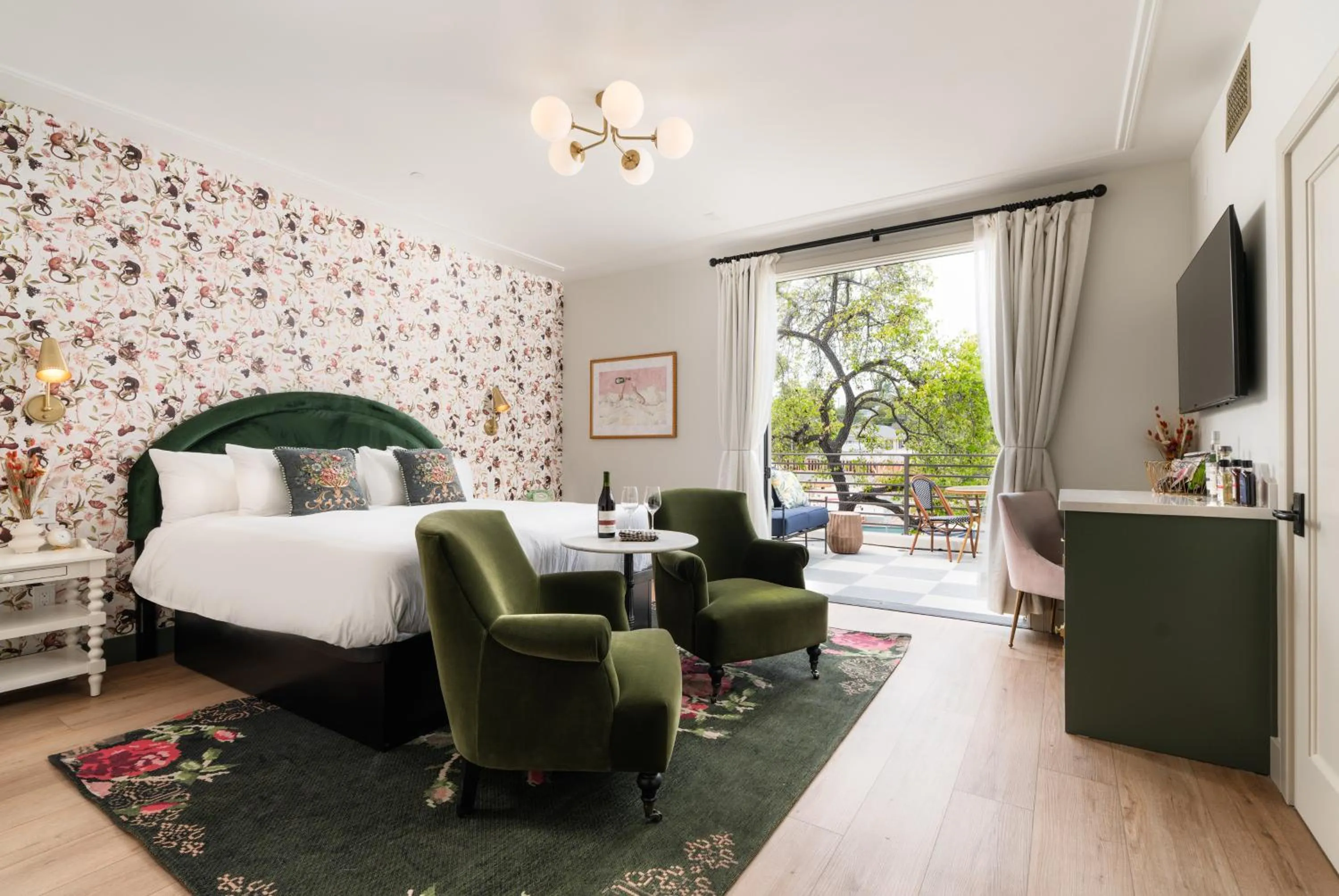 Bedroom, Bed in Petit Soleil - Bed, Breakfast and Bar