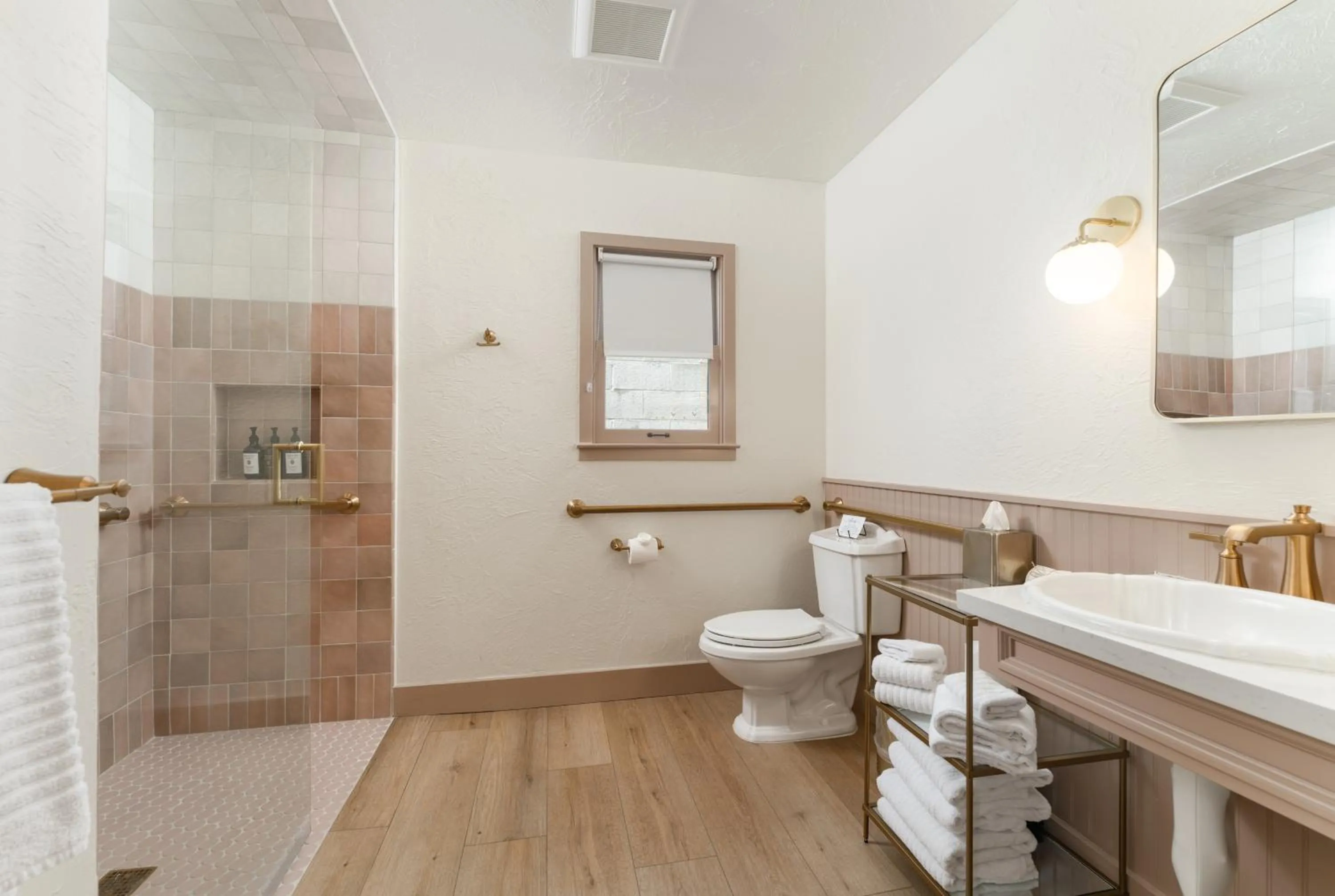 Bathroom in Petit Soleil - Bed, Breakfast and Bar