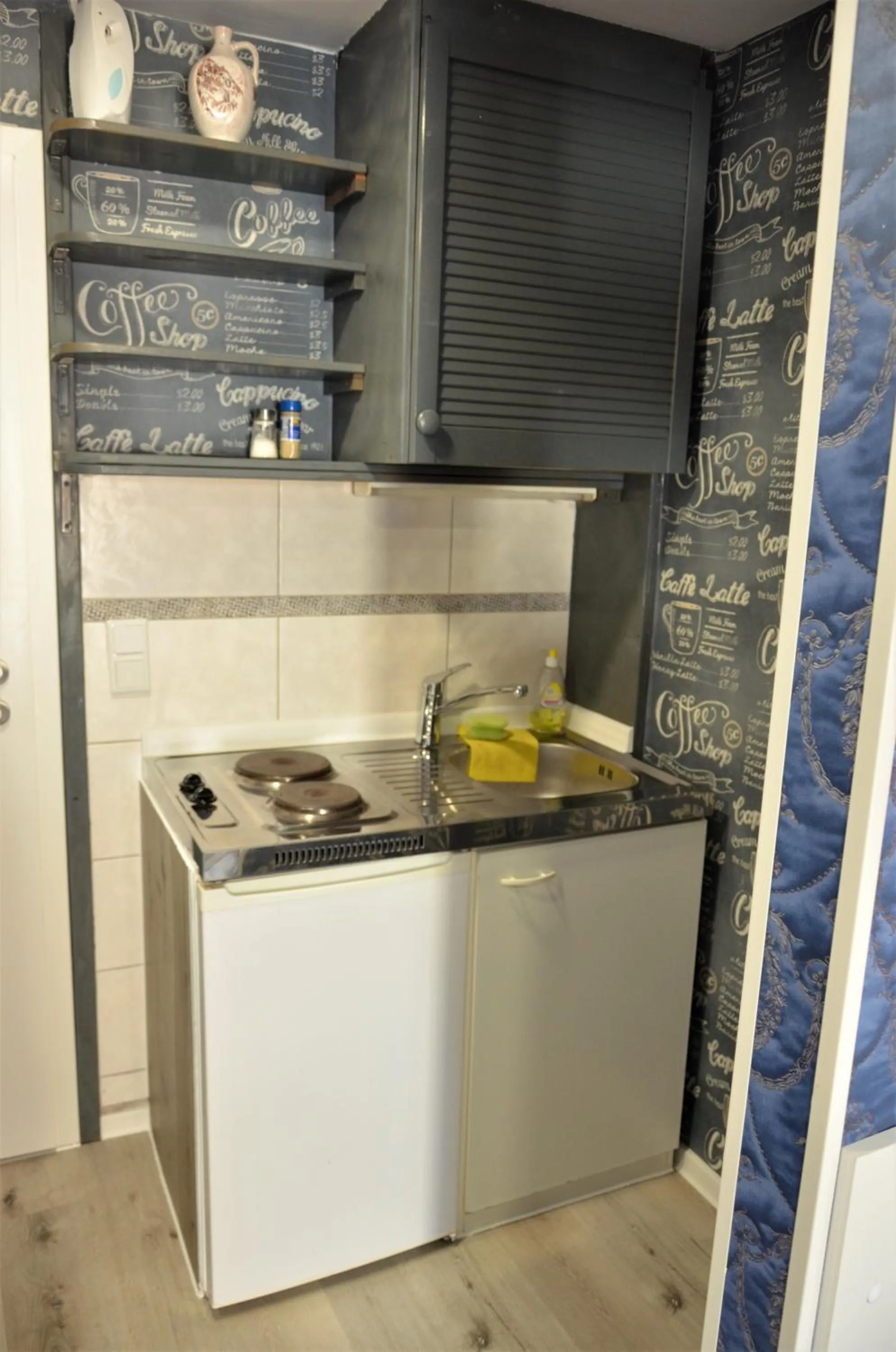 Kitchen or kitchenette in Apartments Am Werdersee