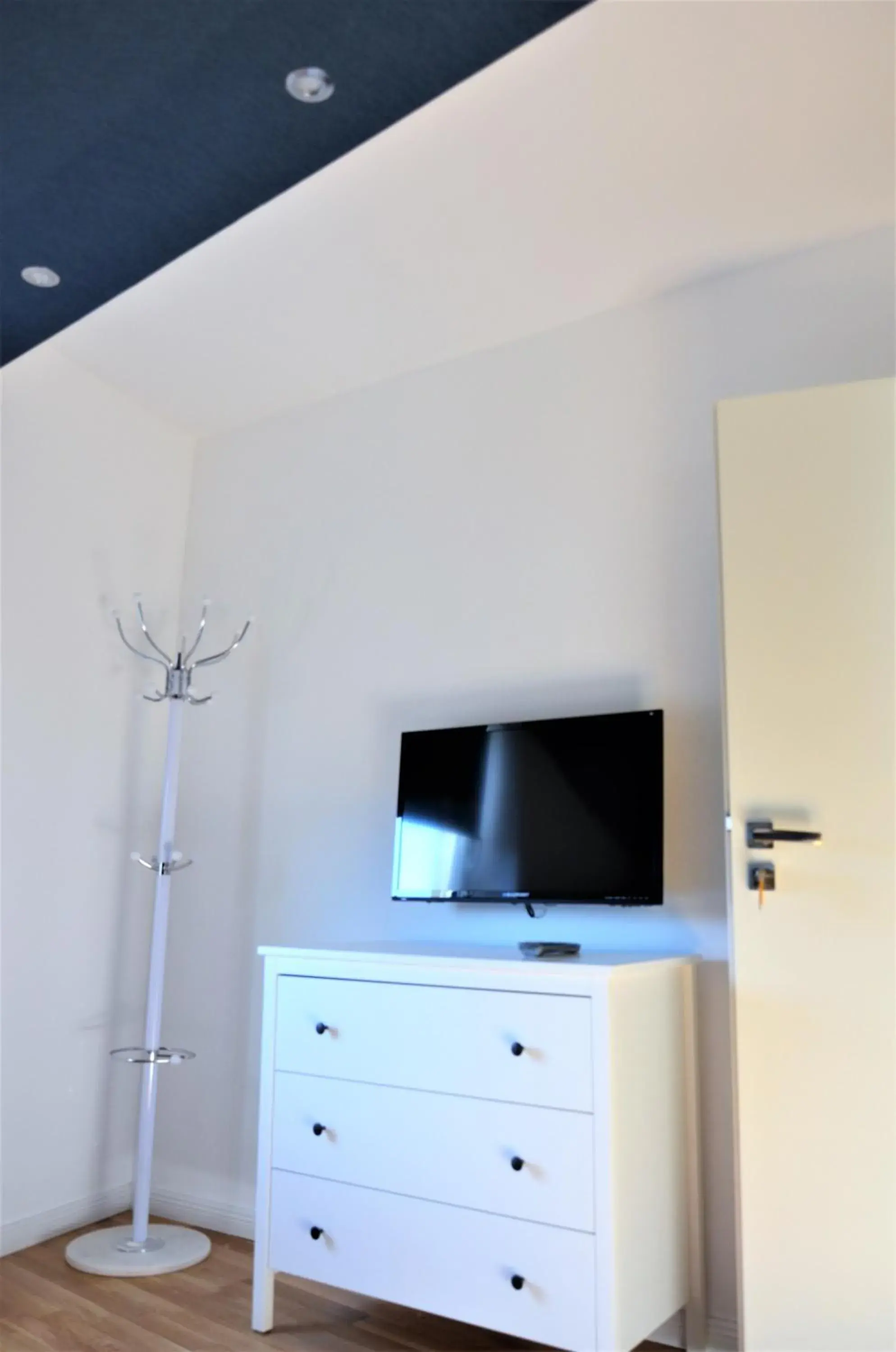 Single Room with Shared Shower and Toilet - single occupancy in Apartments Am Werdersee Single Room with Shared Shower and Toilet - single occupancy in Apartments Am Werdersee