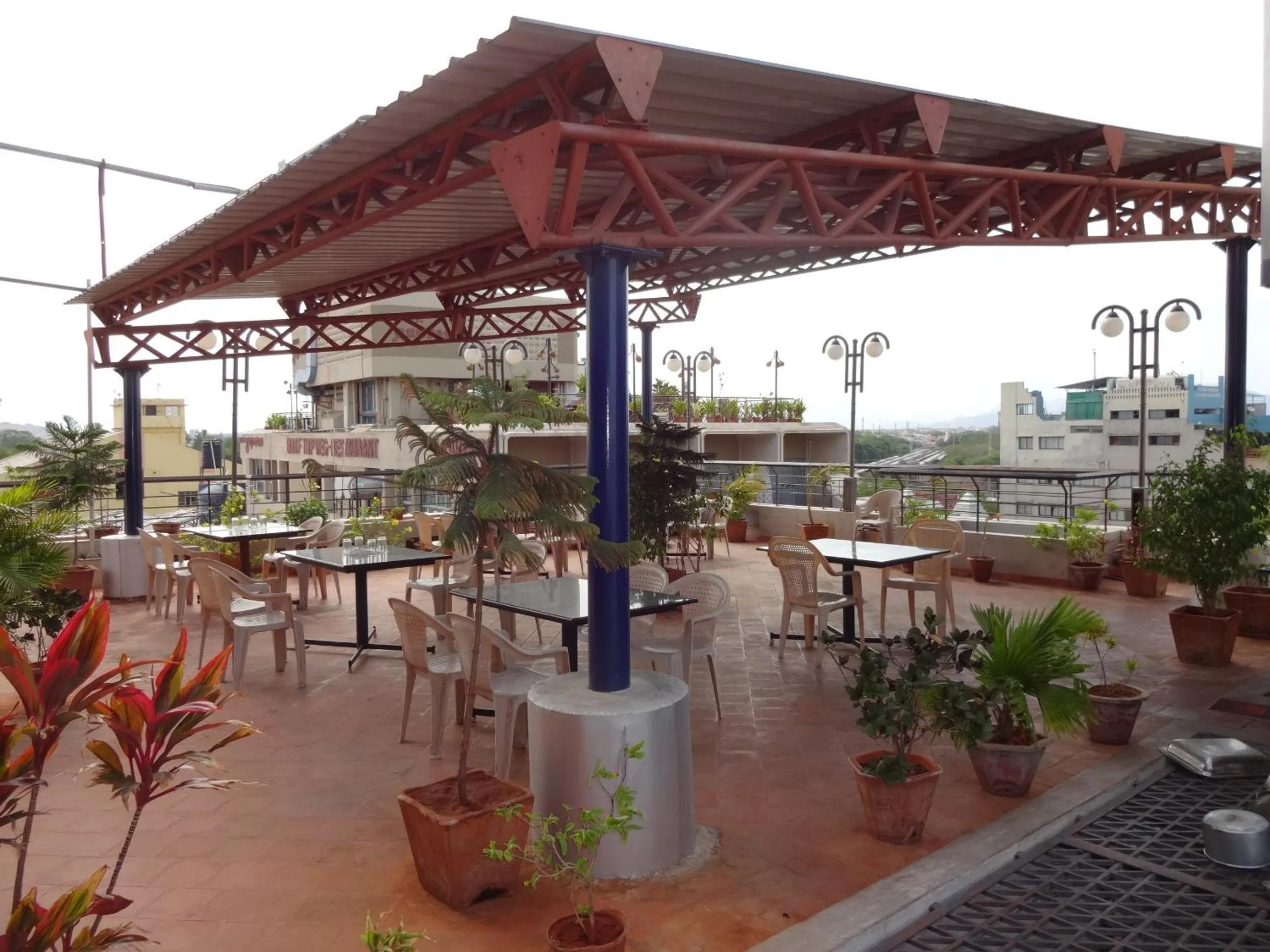 Restaurant/places to eat in The Golden Park