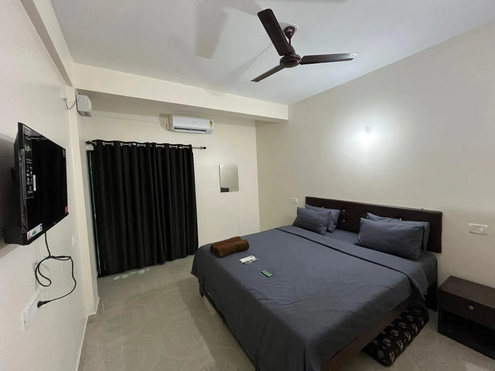 Bed in Hotel Saffron Baga