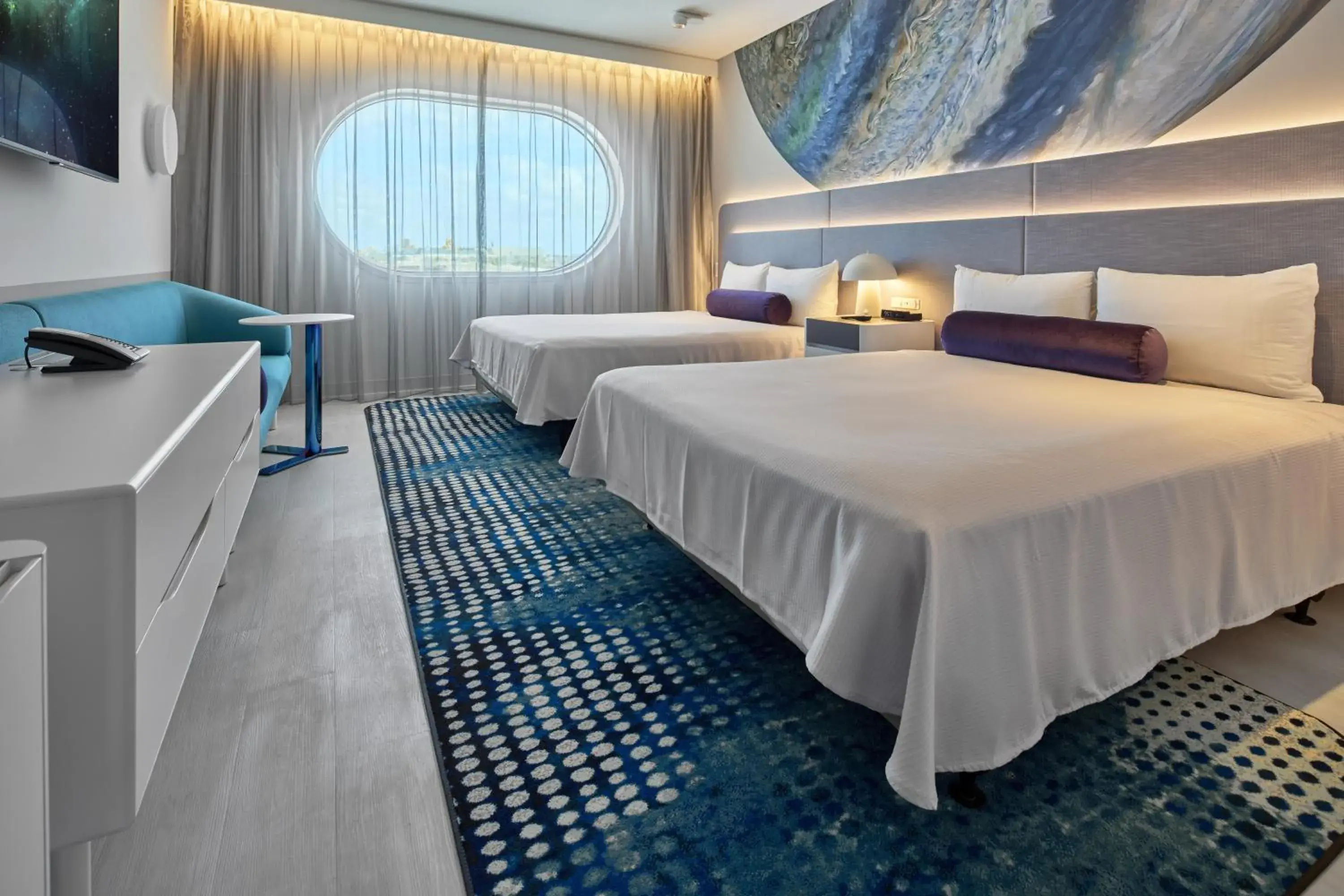 Mobility Accessible Standard Room, w/ADA tub (Includes Early Park Admission*) in Universal's Terra Luna Resort Mobility Accessible Standard Room, w/ADA tub (Includes Early Park Admission*) in Universal's Terra Luna Resort