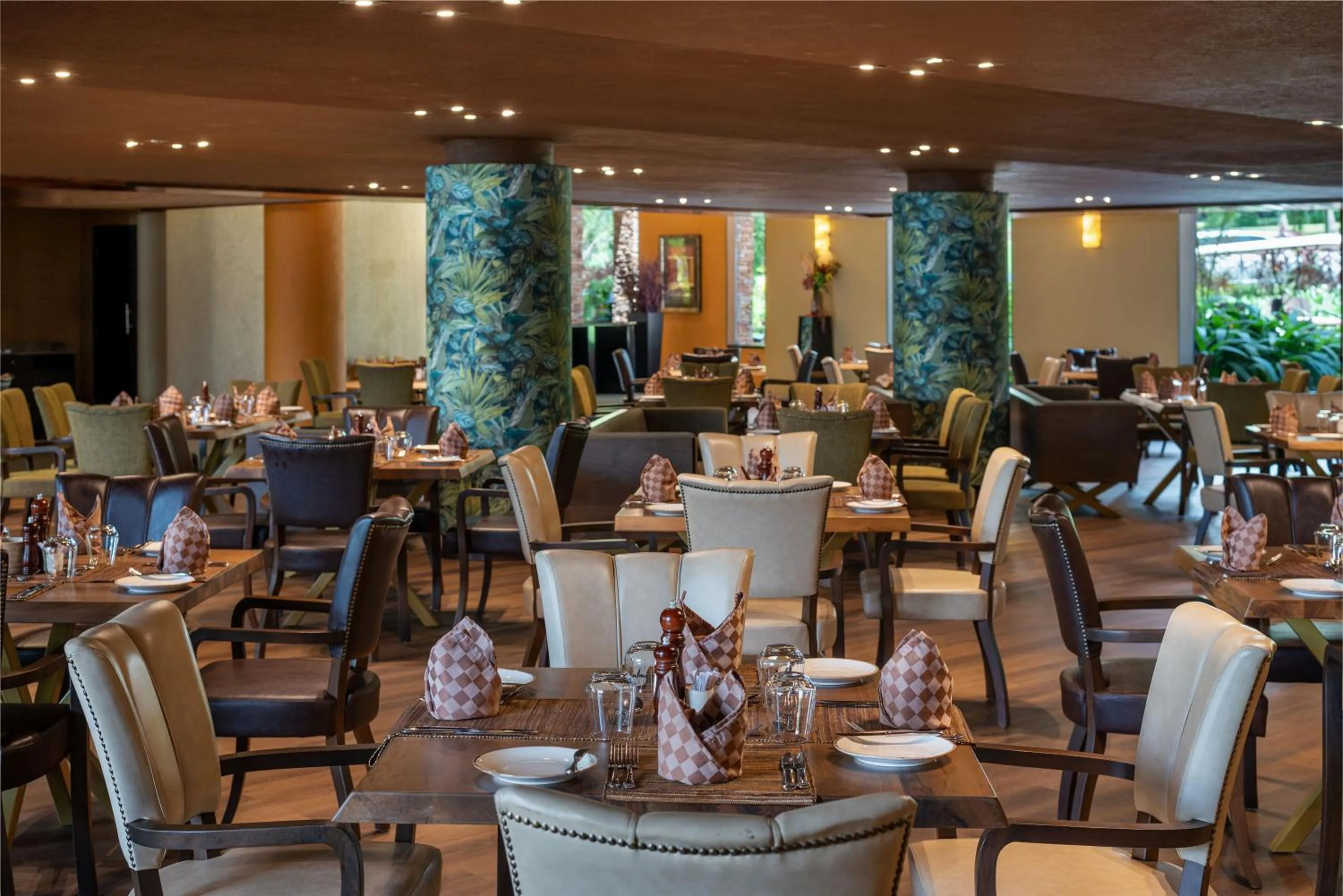 Restaurant/places to eat in Speke Resort and Conference Center