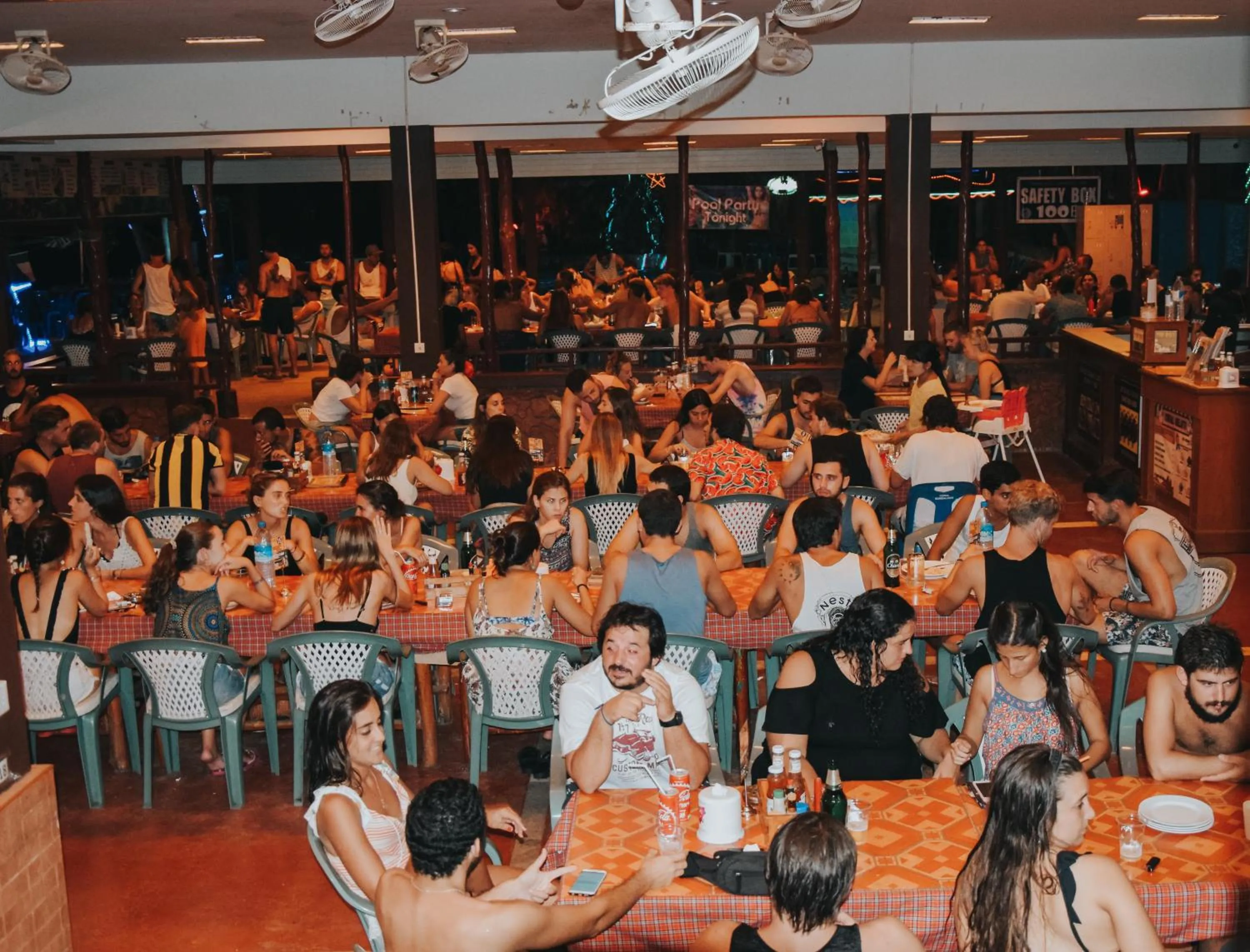 Restaurant/places to eat in Coral Bungalows