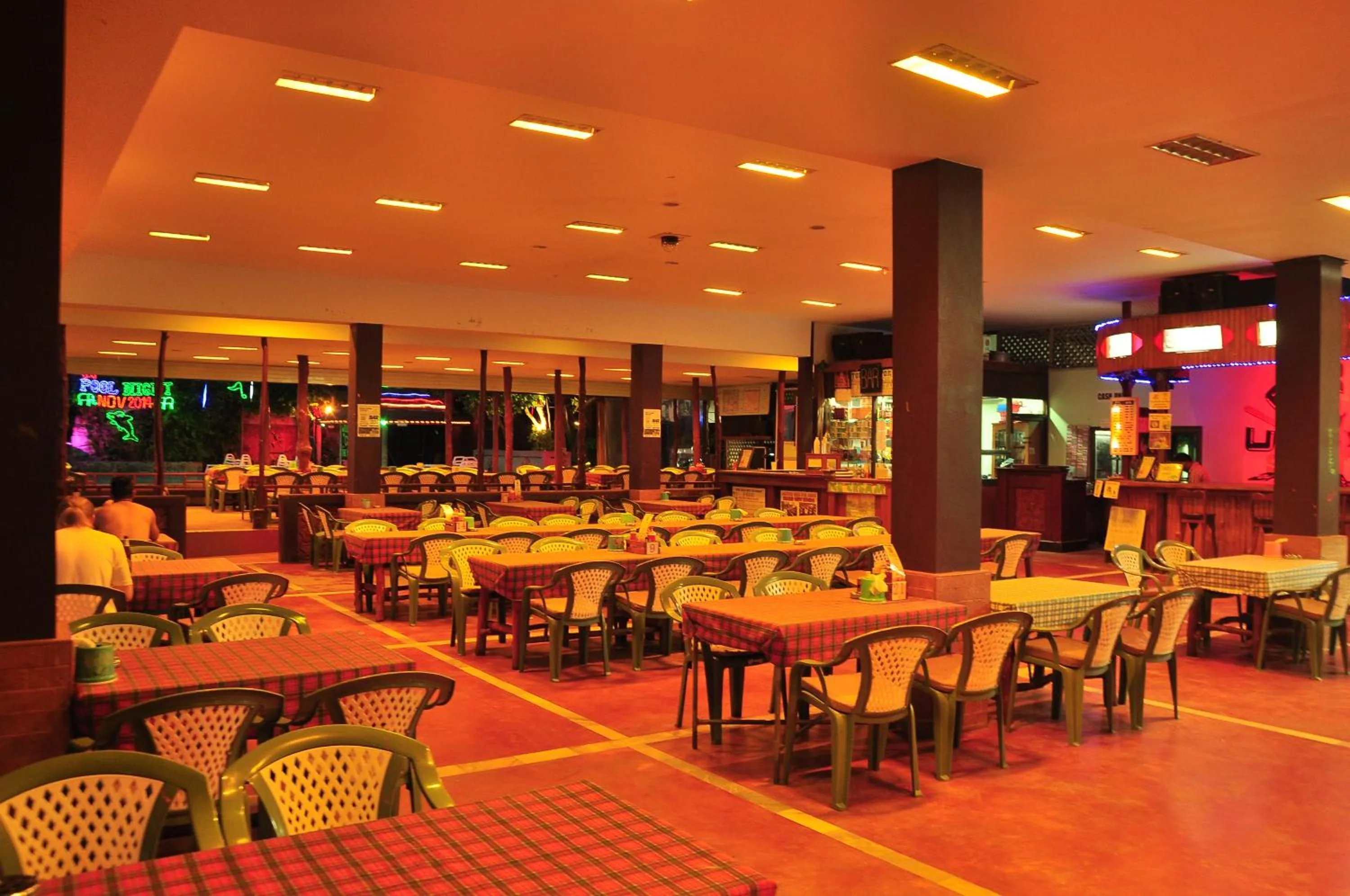 Restaurant/places to eat in Coral Bungalows