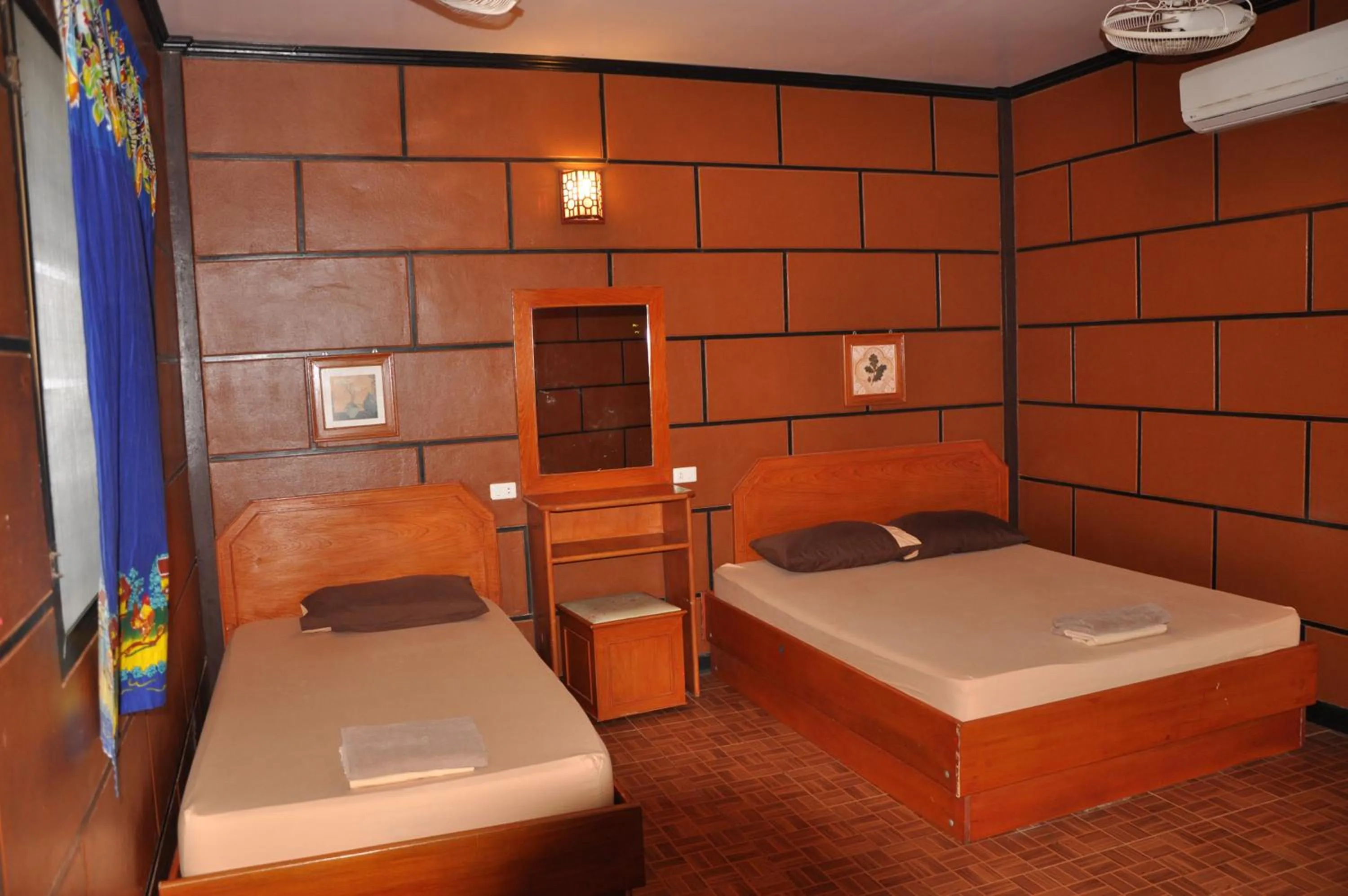 Bedroom, Bed in Coral Bungalows