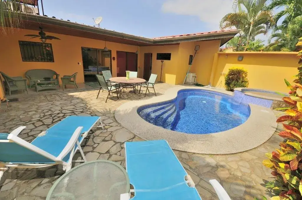 Casa Suenos- Iconic 4BR Home with Private Pool Casa Suenos- Iconic 4BR Home with Private Pool