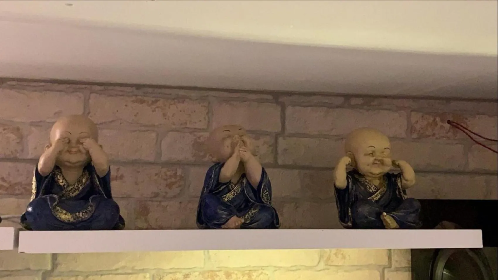 Communal lounge/ TV room in Pousada Toca dos Coelhos