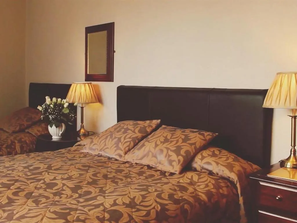 Bedroom, Bed in The Limes