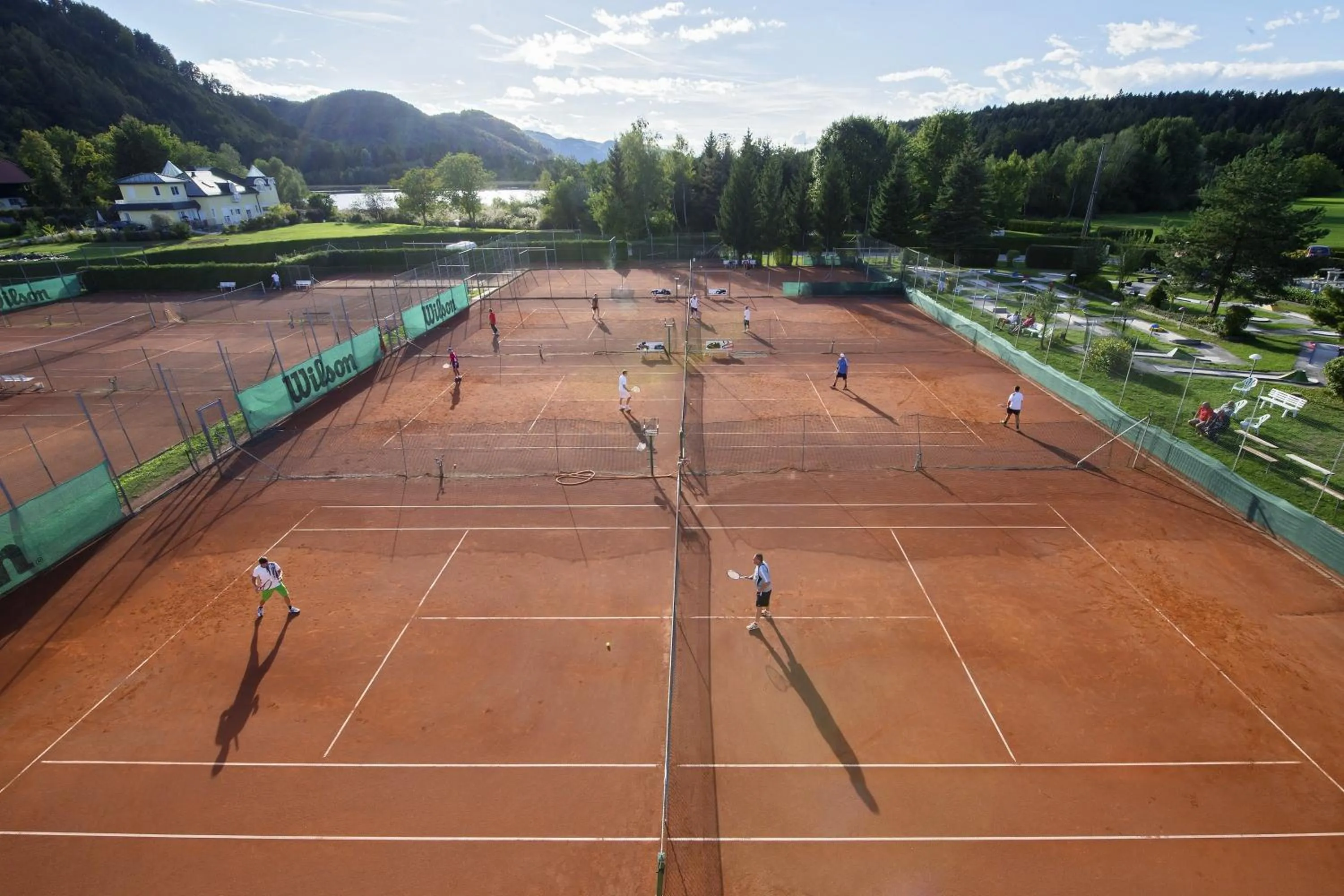 Tennis court in Golf-Tennis-Wellnesshotel Mori