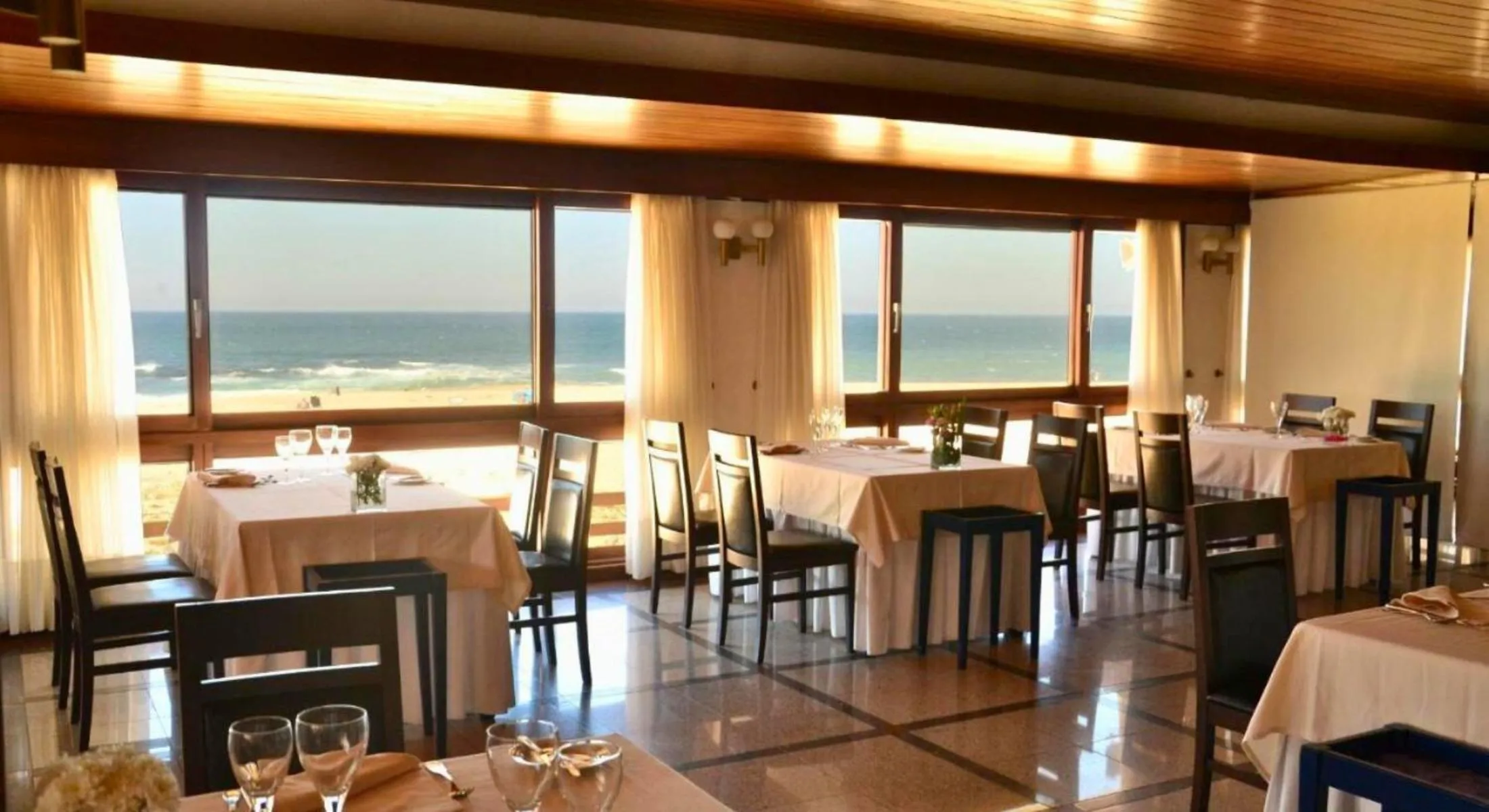 Restaurant/places to eat in Hotel Santo Andre