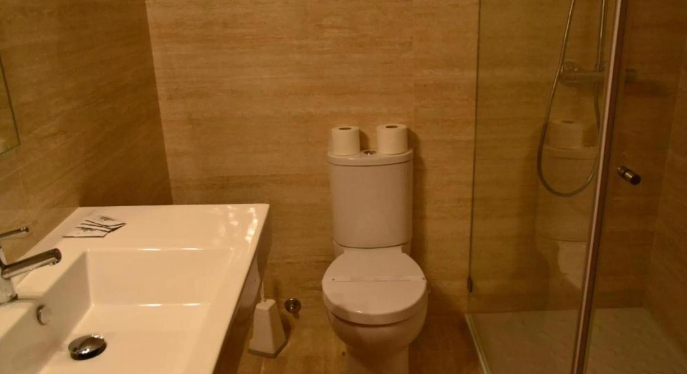 Shower in Hotel Santo Andre