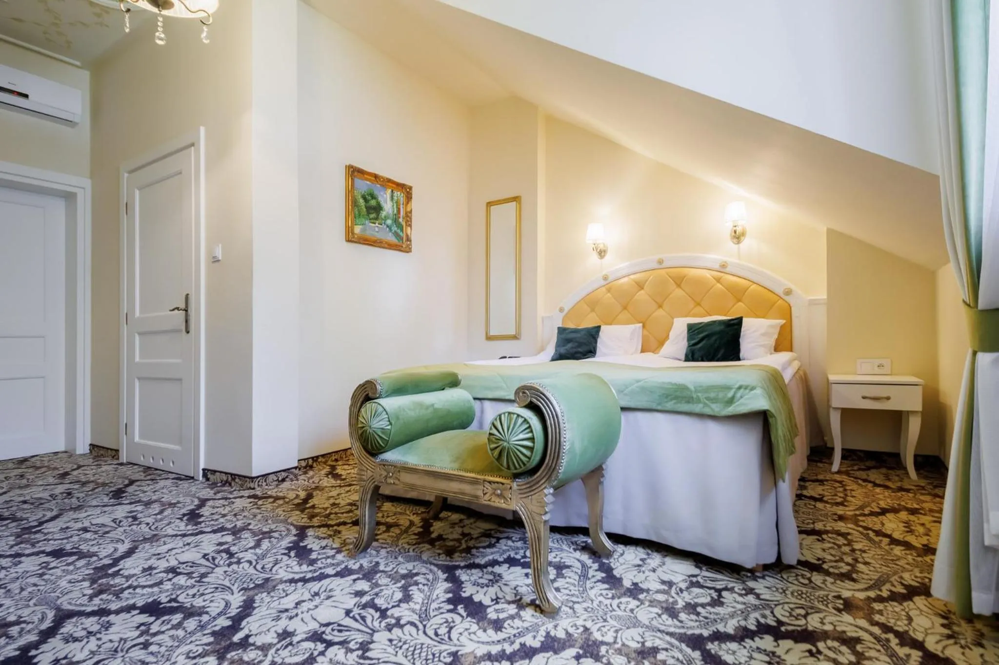 Bed in Dwór Prezydencki Boutique Hotel & SPA