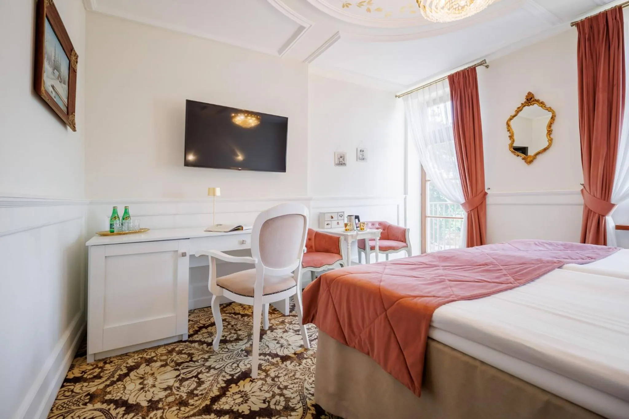 Bed in Dwór Prezydencki Boutique Hotel & SPA