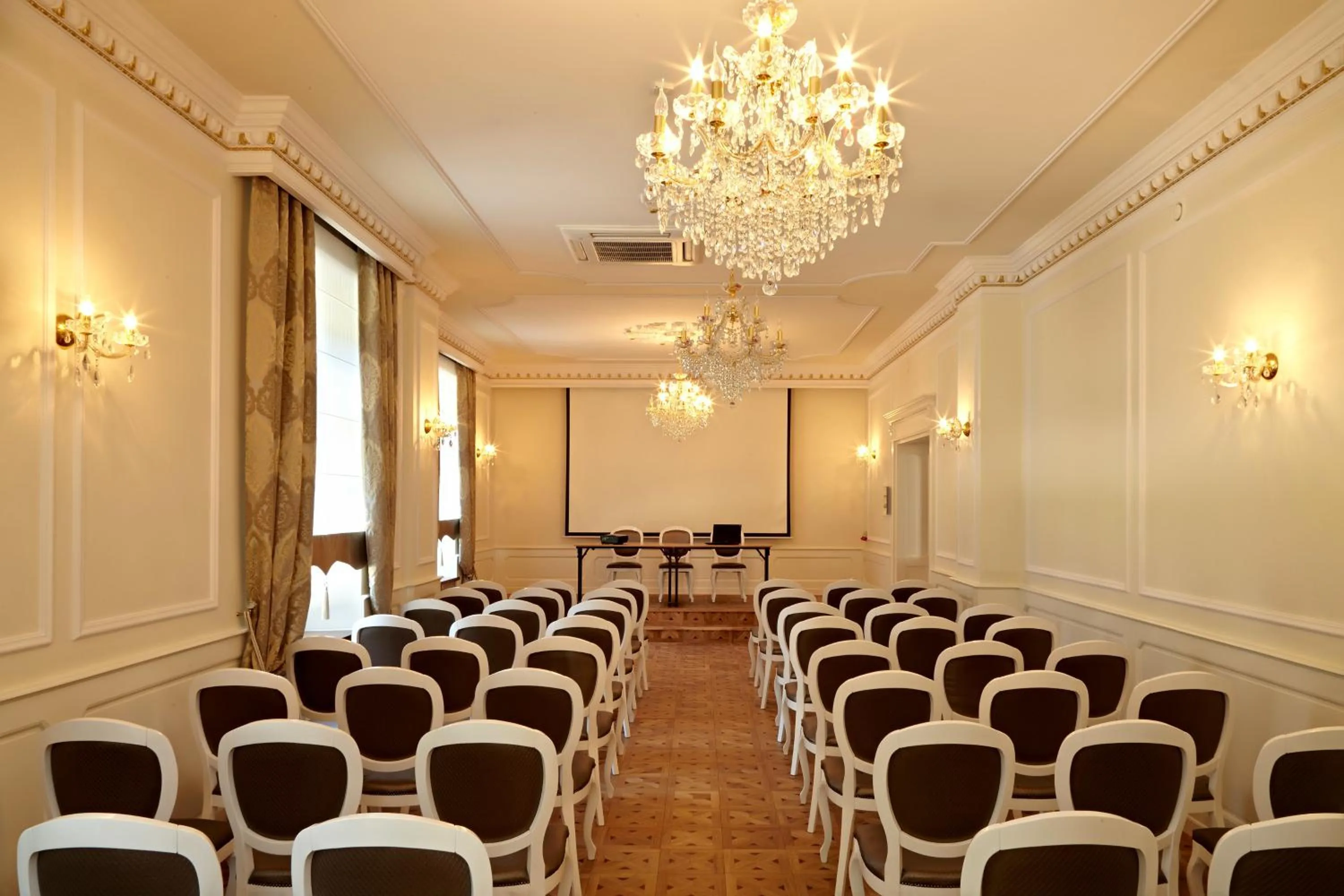 Business facilities in Dwór Prezydencki Boutique Hotel & SPA