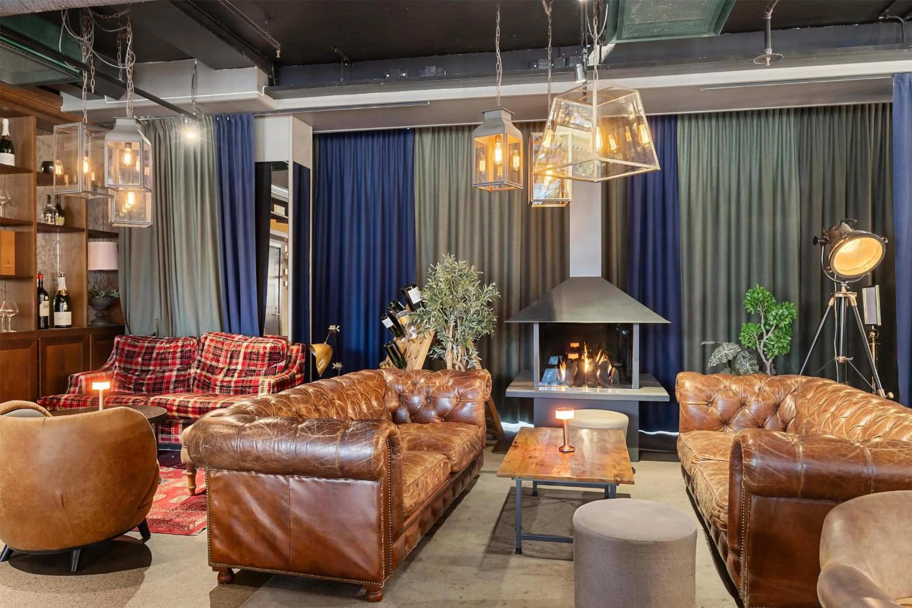 Lobby or reception in First Hotel Central