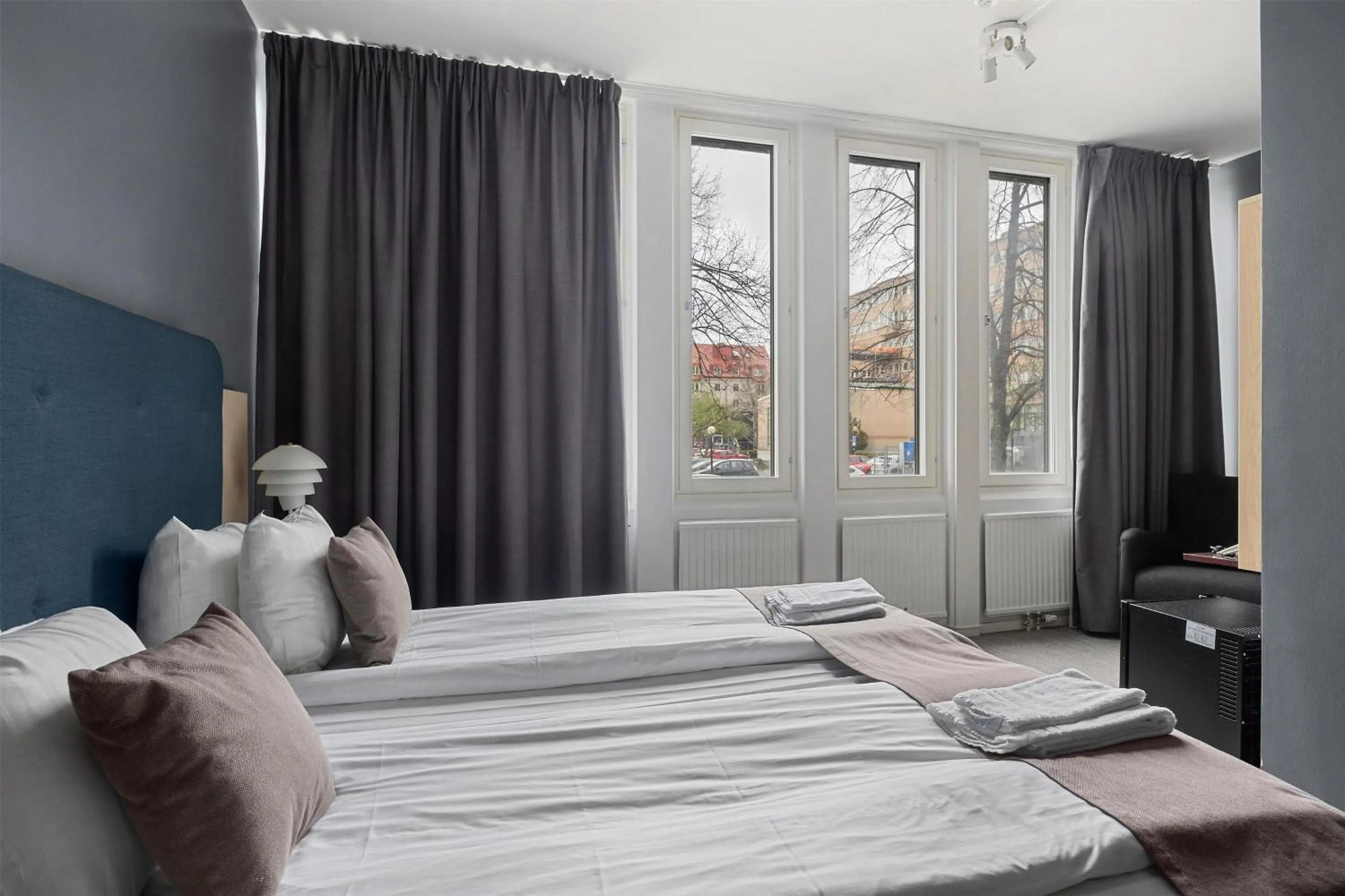 Bedroom, Bed in First Hotel Central