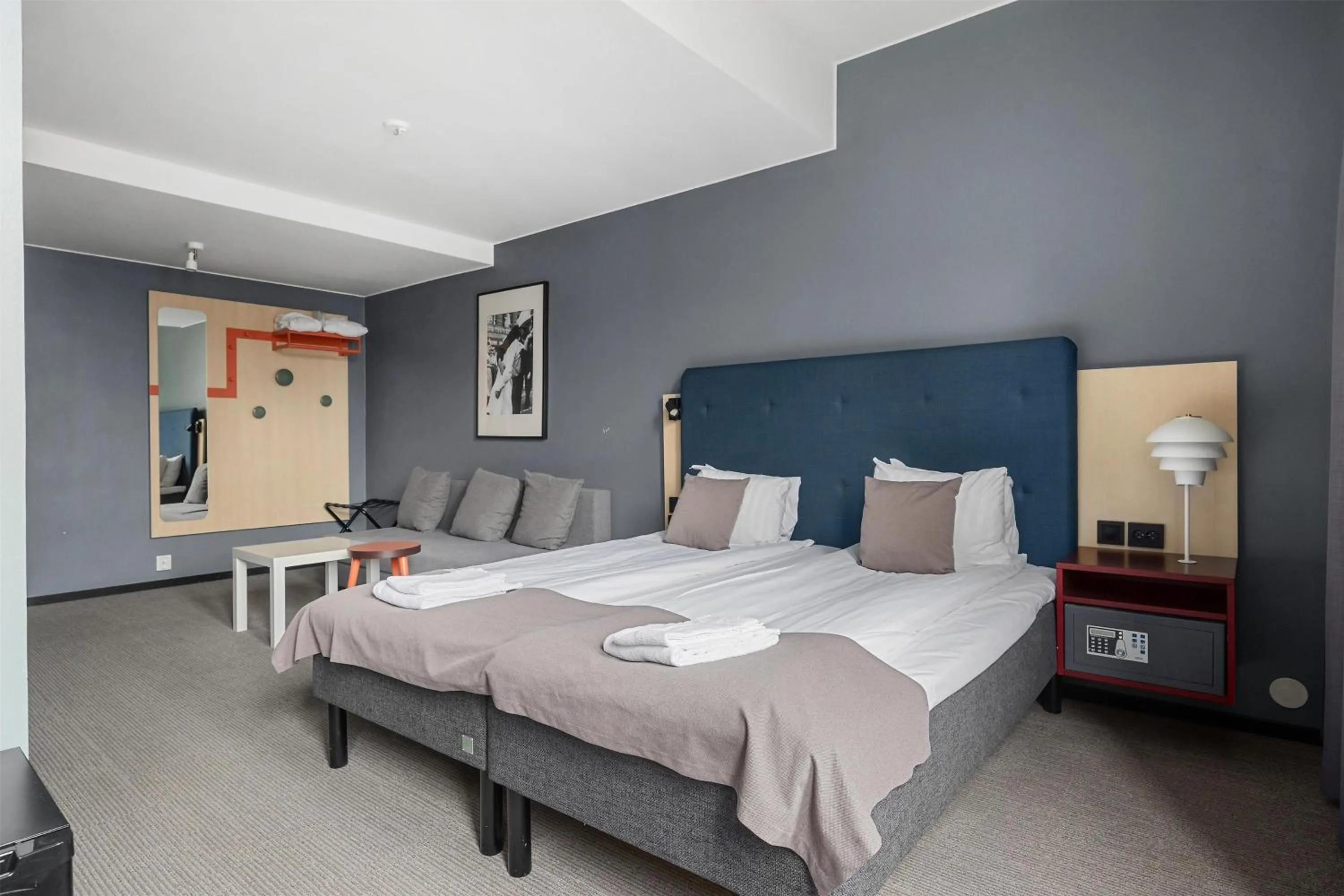 Bedroom, Bed in First Hotel Central