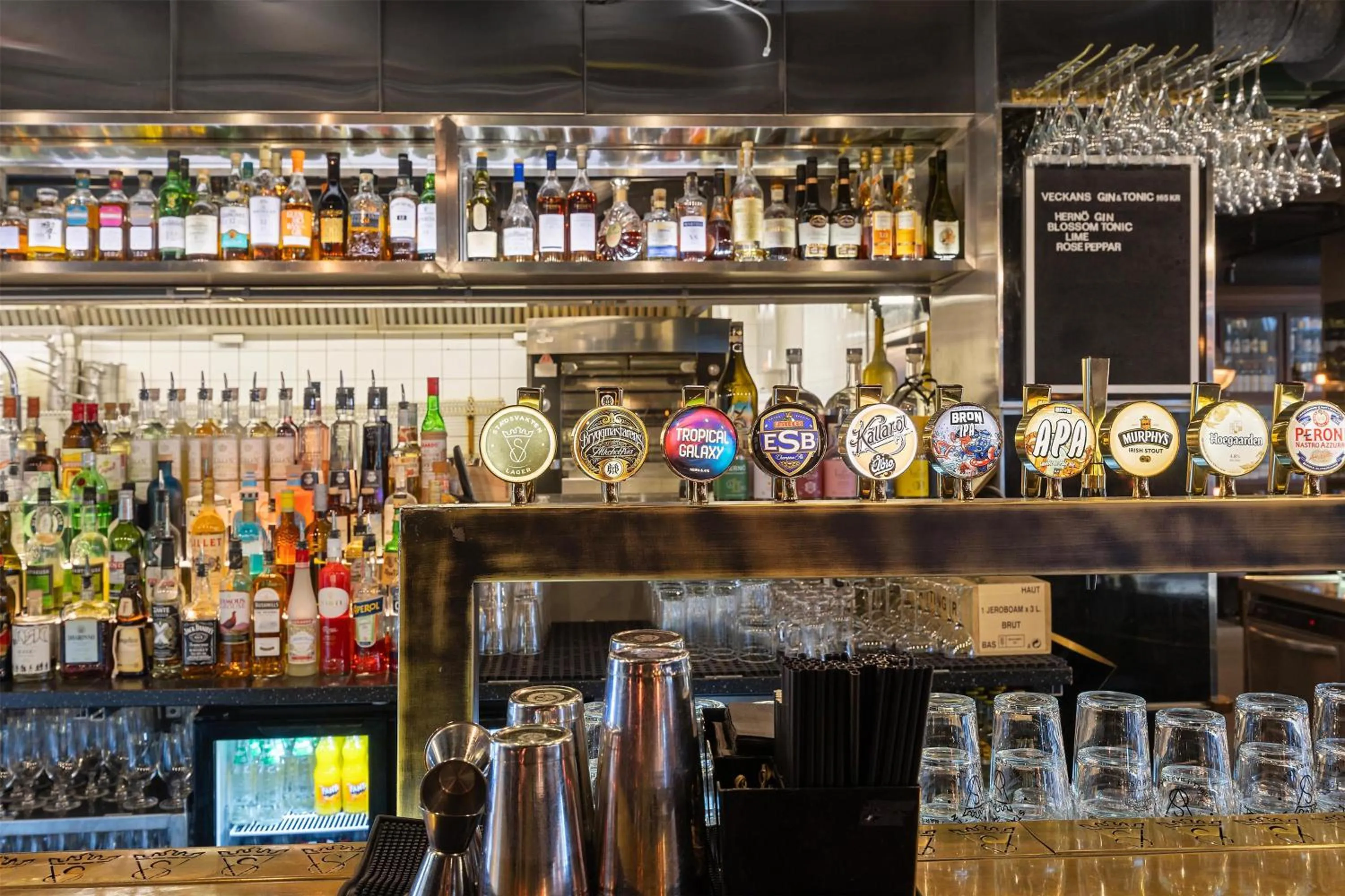 Lounge or bar in First Hotel Central