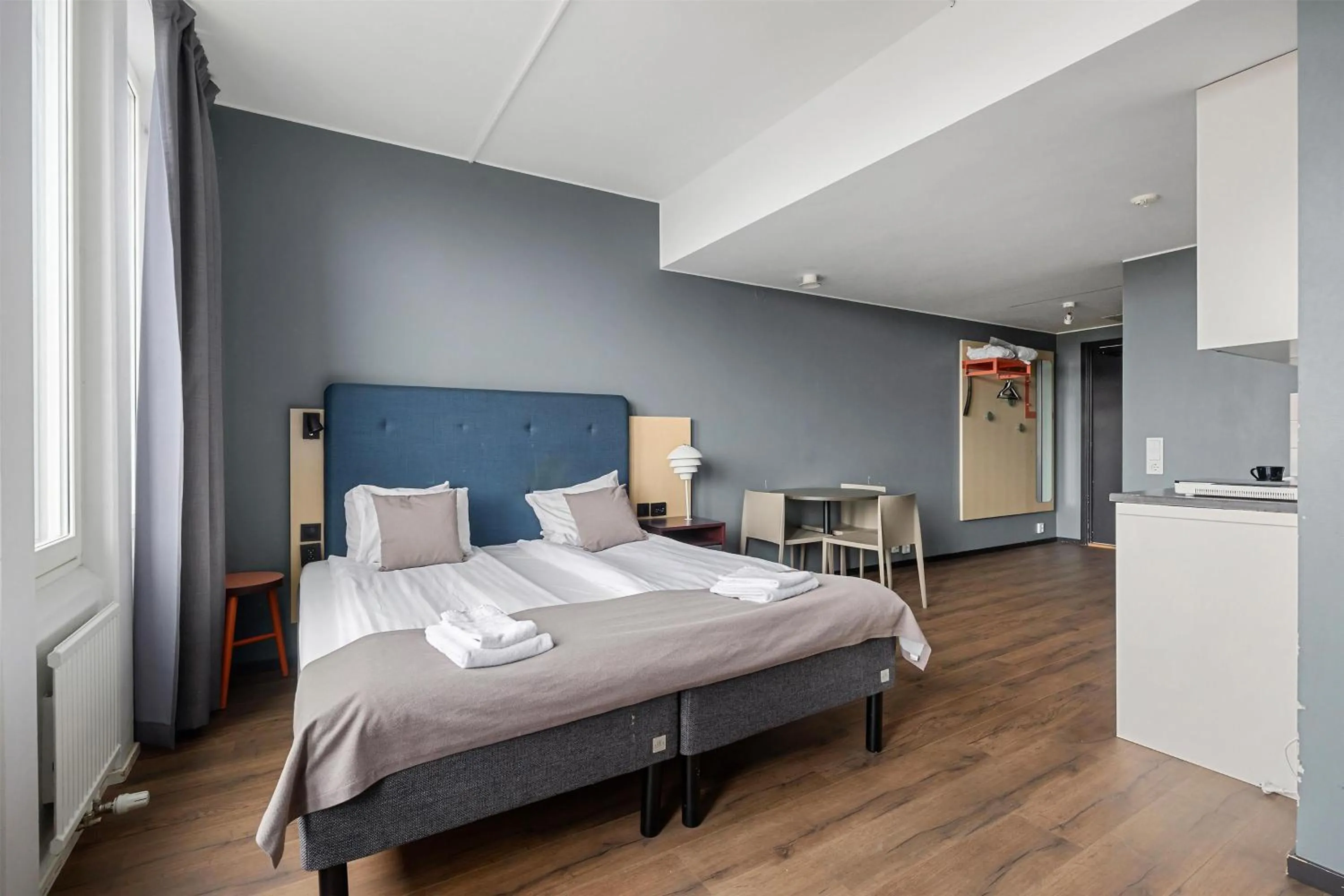 Bedroom, Bed in First Hotel Central