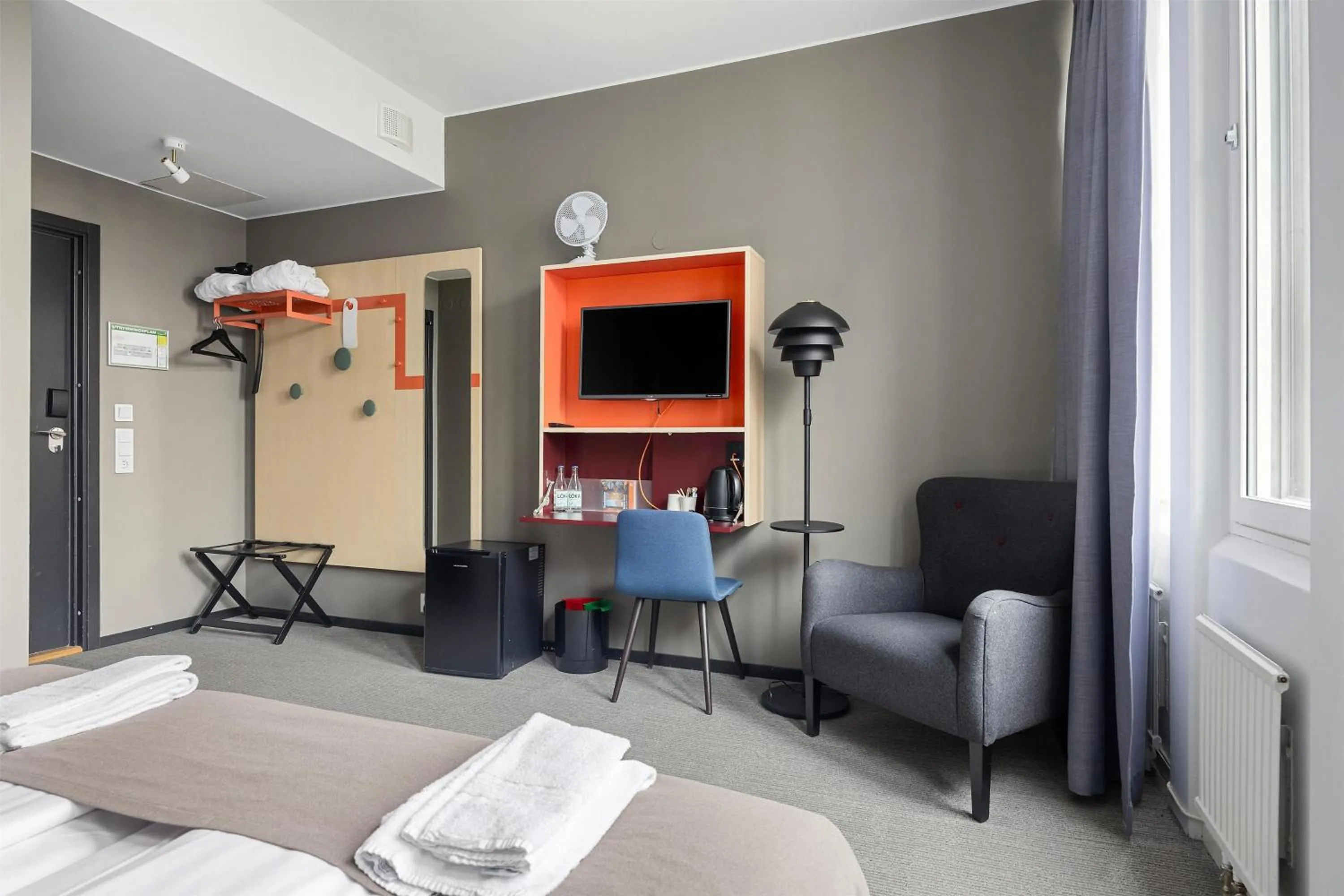 Bedroom, Bed in First Hotel Central