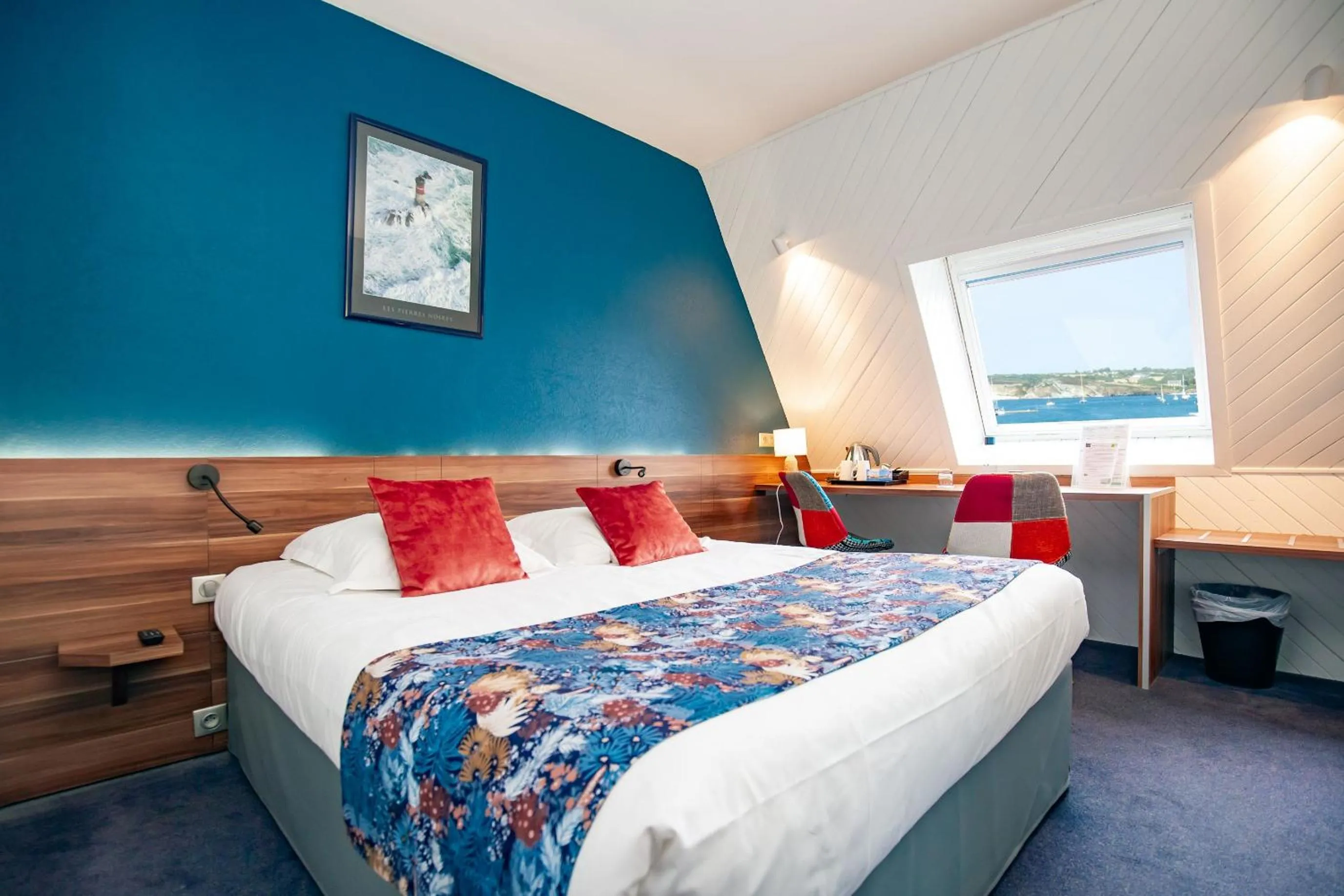 Bedroom, Bed in Logis Hôtel de France - Face à la Mer