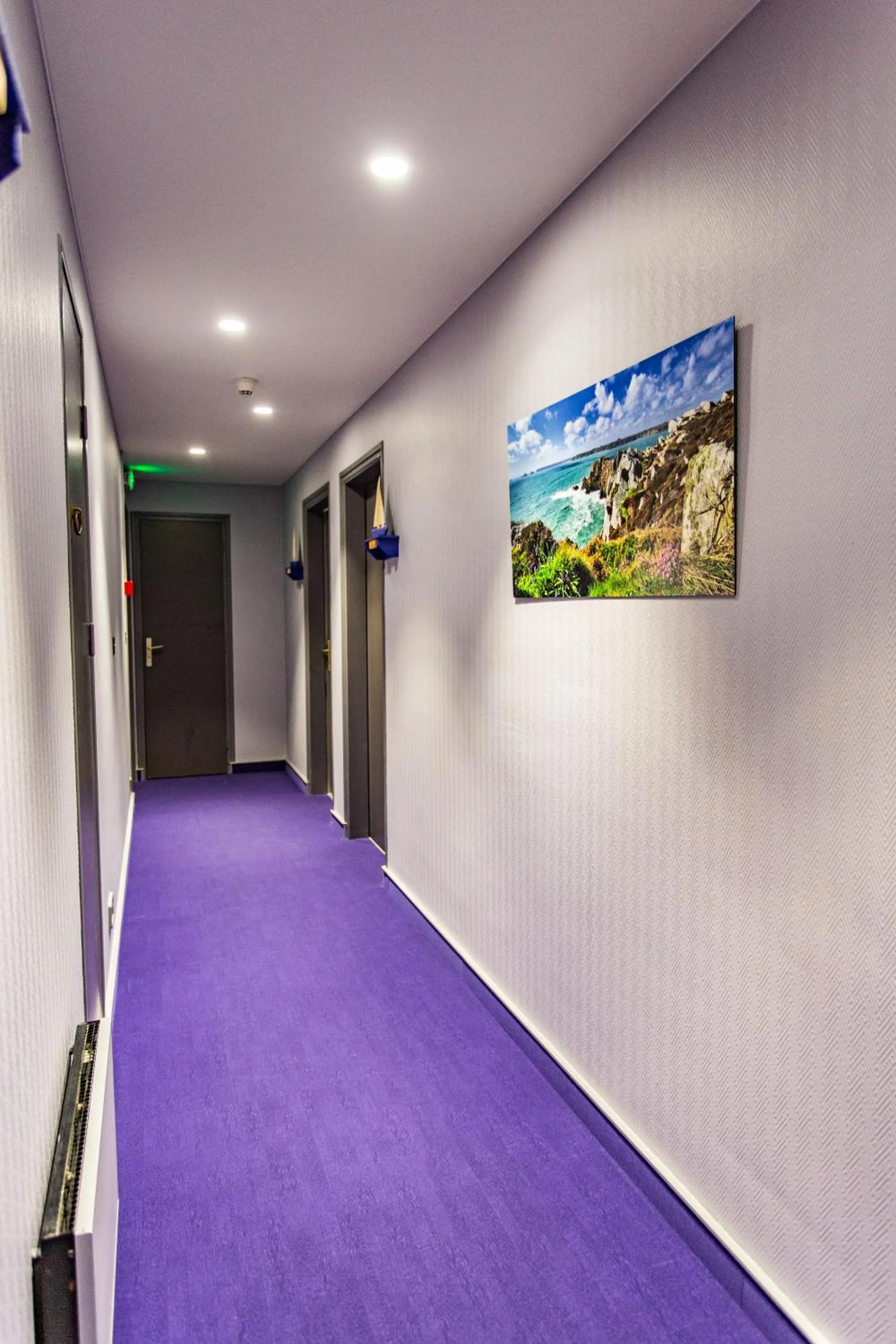 Lobby or reception in Logis Hôtel de France - Face à la Mer