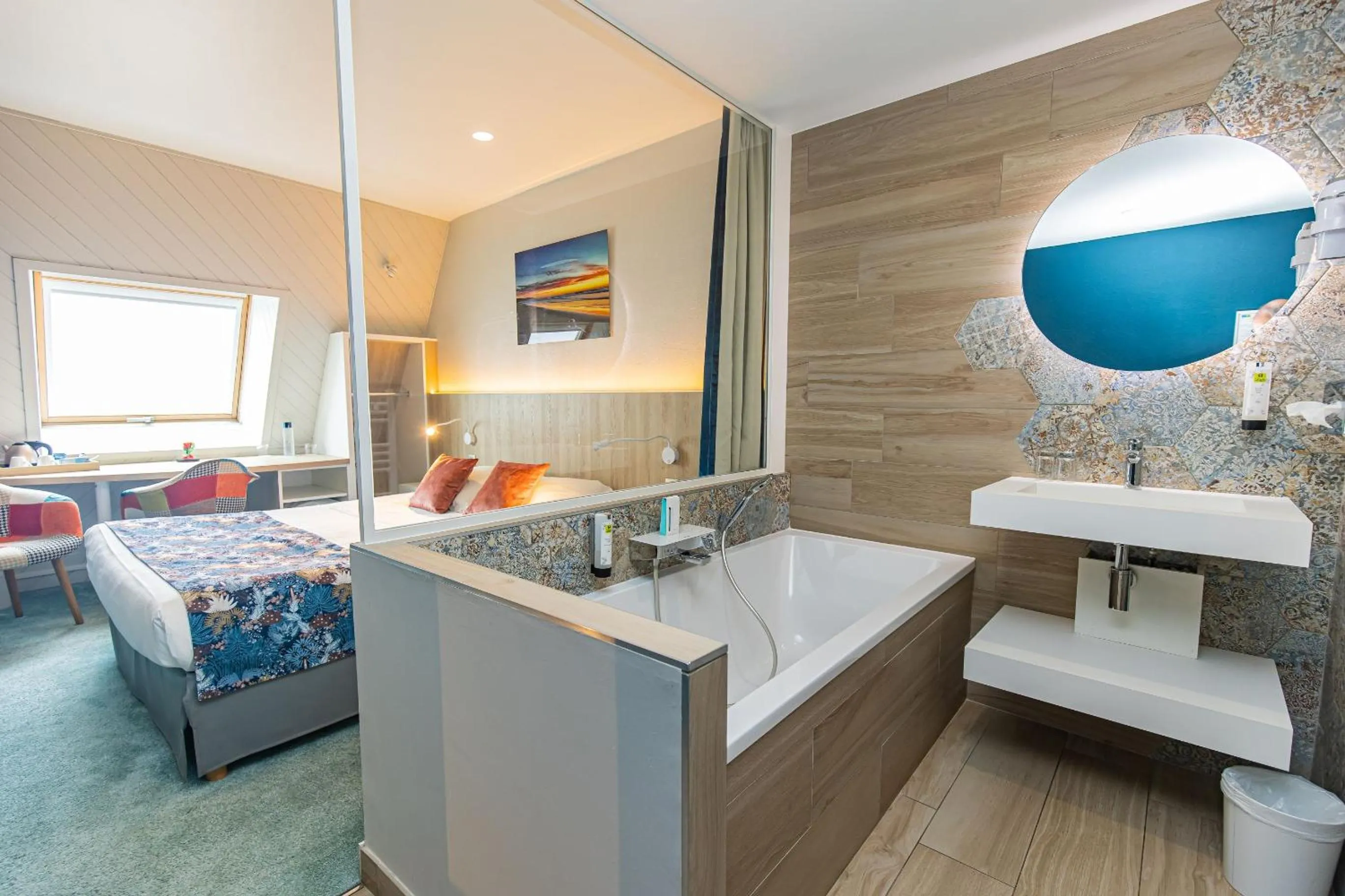 Bathroom in Logis Hôtel de France - Face à la Mer