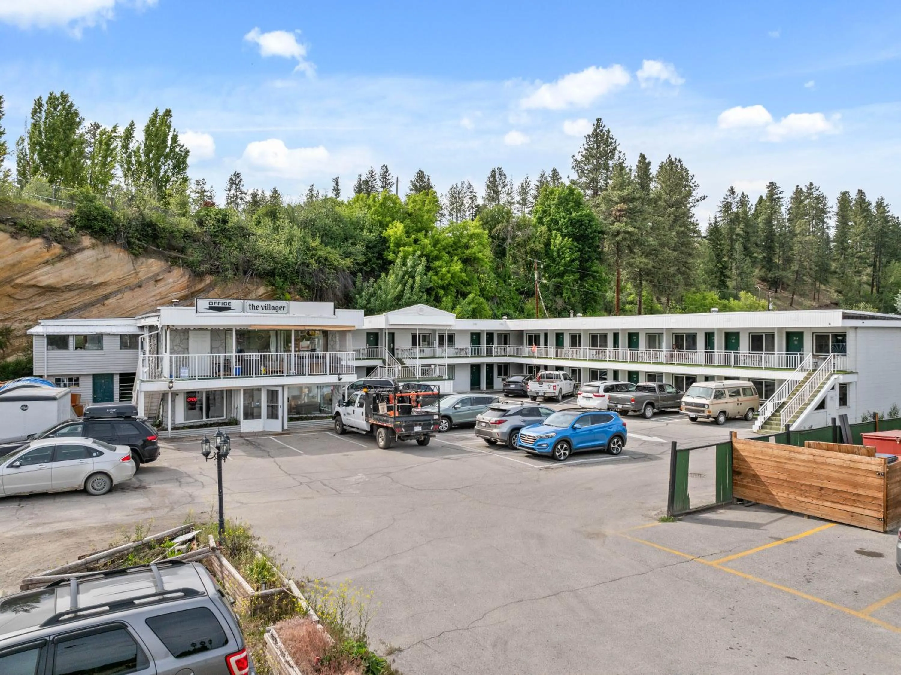 Facade/entrance in The Villager Inn Princeton Motel