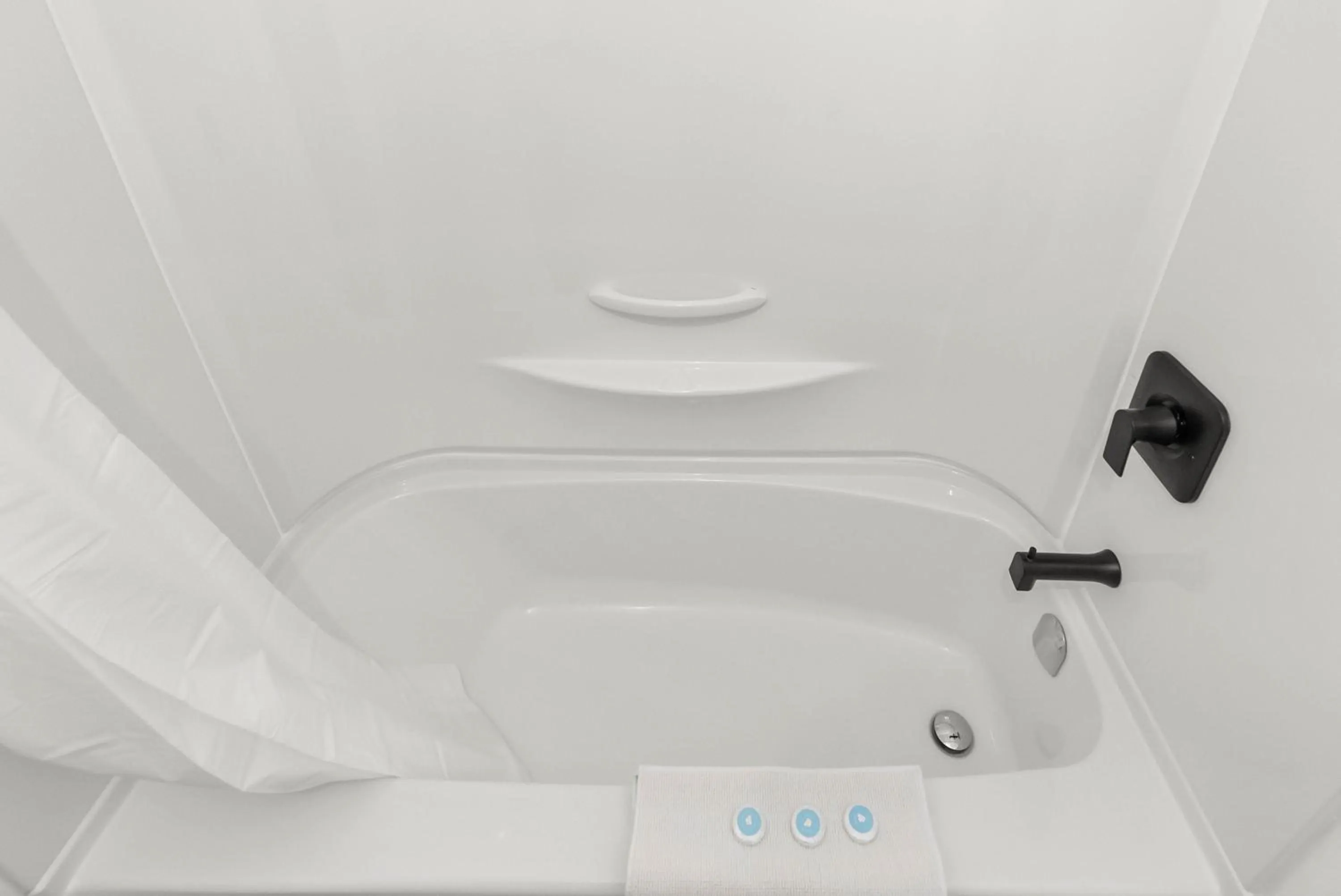 Bathroom in The Villager Inn Princeton Motel