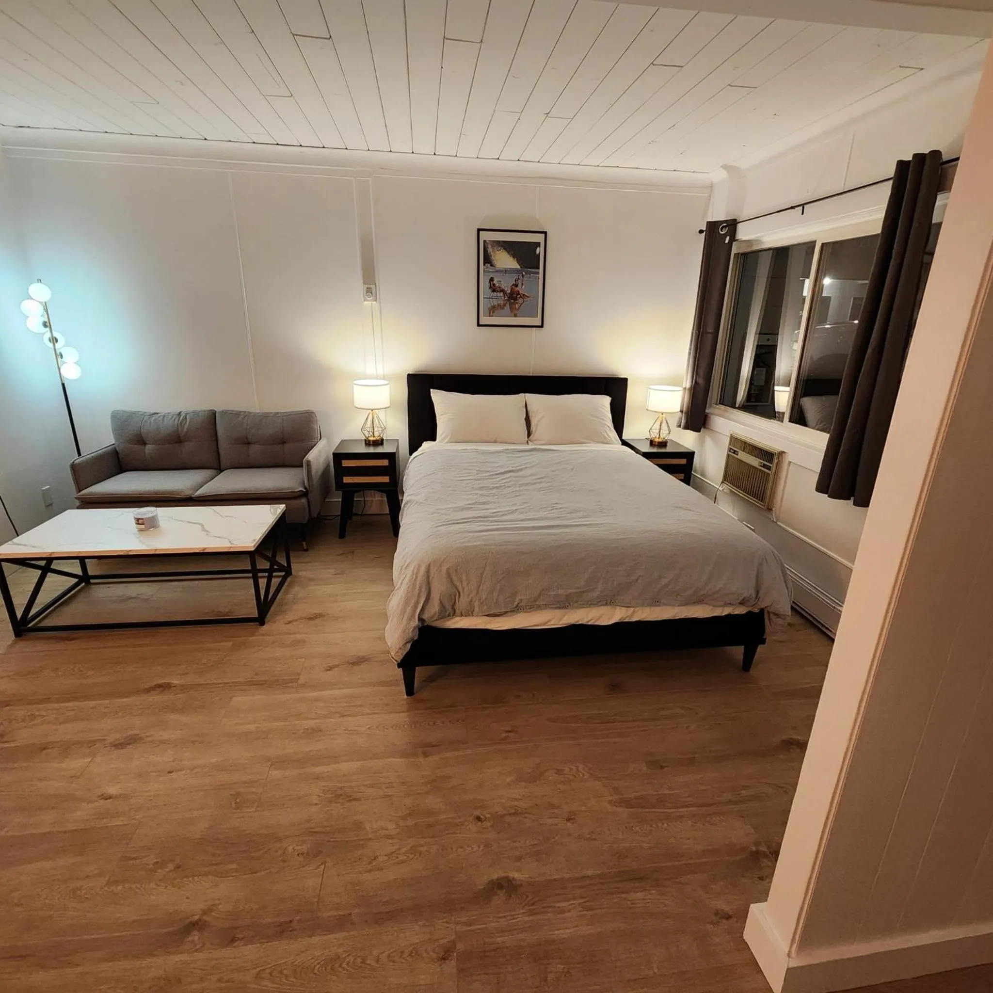 Photo of the whole room in The Villager Inn Princeton Motel