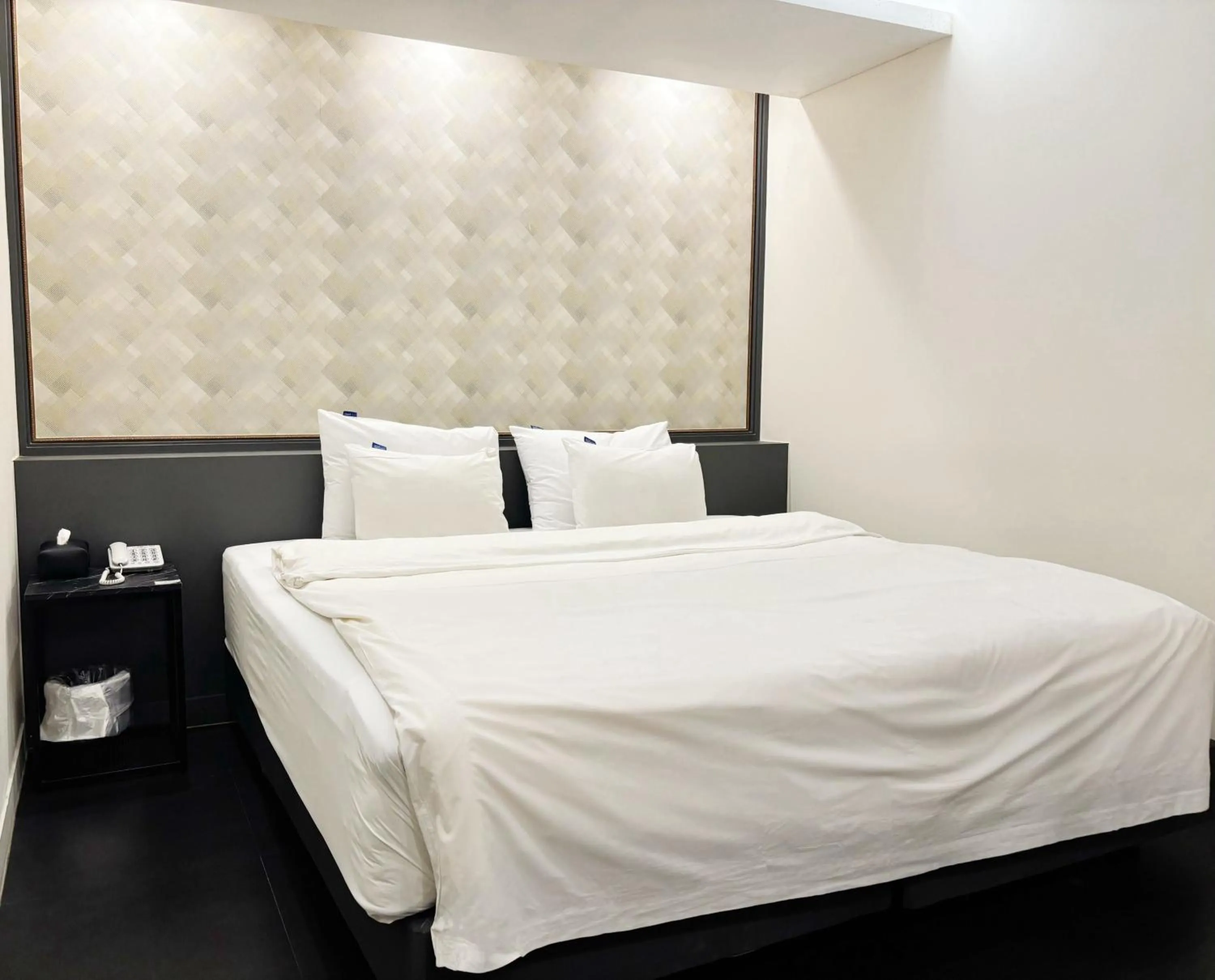 Bed in Dongdaemun Signature Tourist Hotel