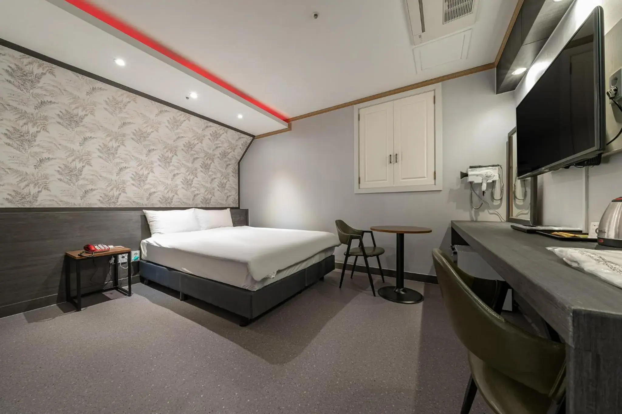 Standard Double Room - single occupancy in Hotel Signature Standard Double Room - single occupancy in Hotel Signature