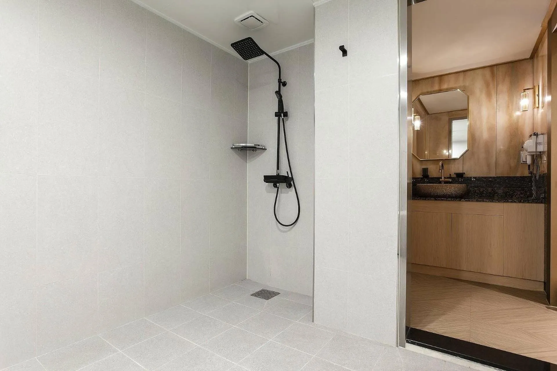 Dongdaemun Signature Tourist Hotel