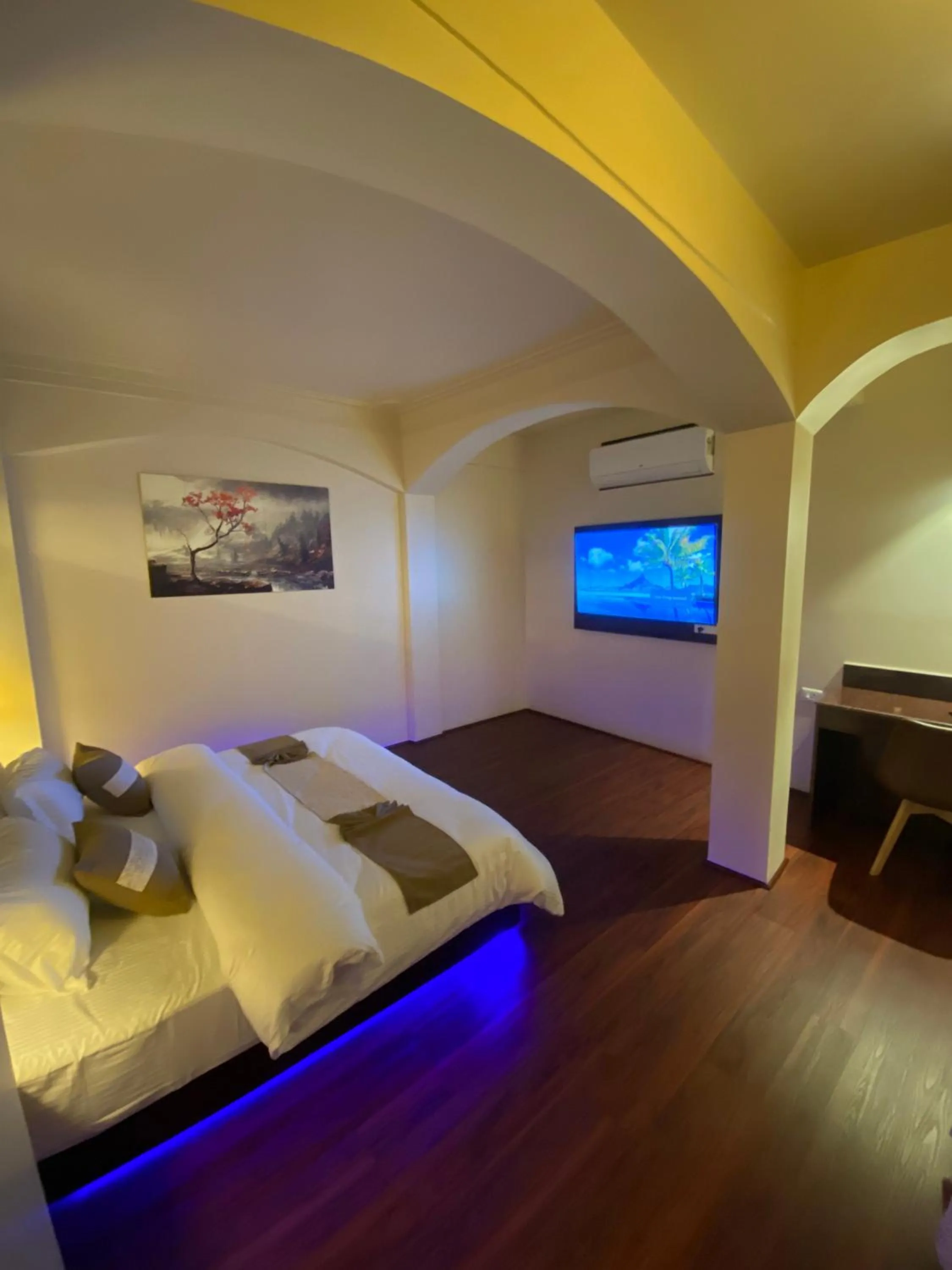 Photo of the whole room, Bed in XCELSIOR HOTEL & SPA
