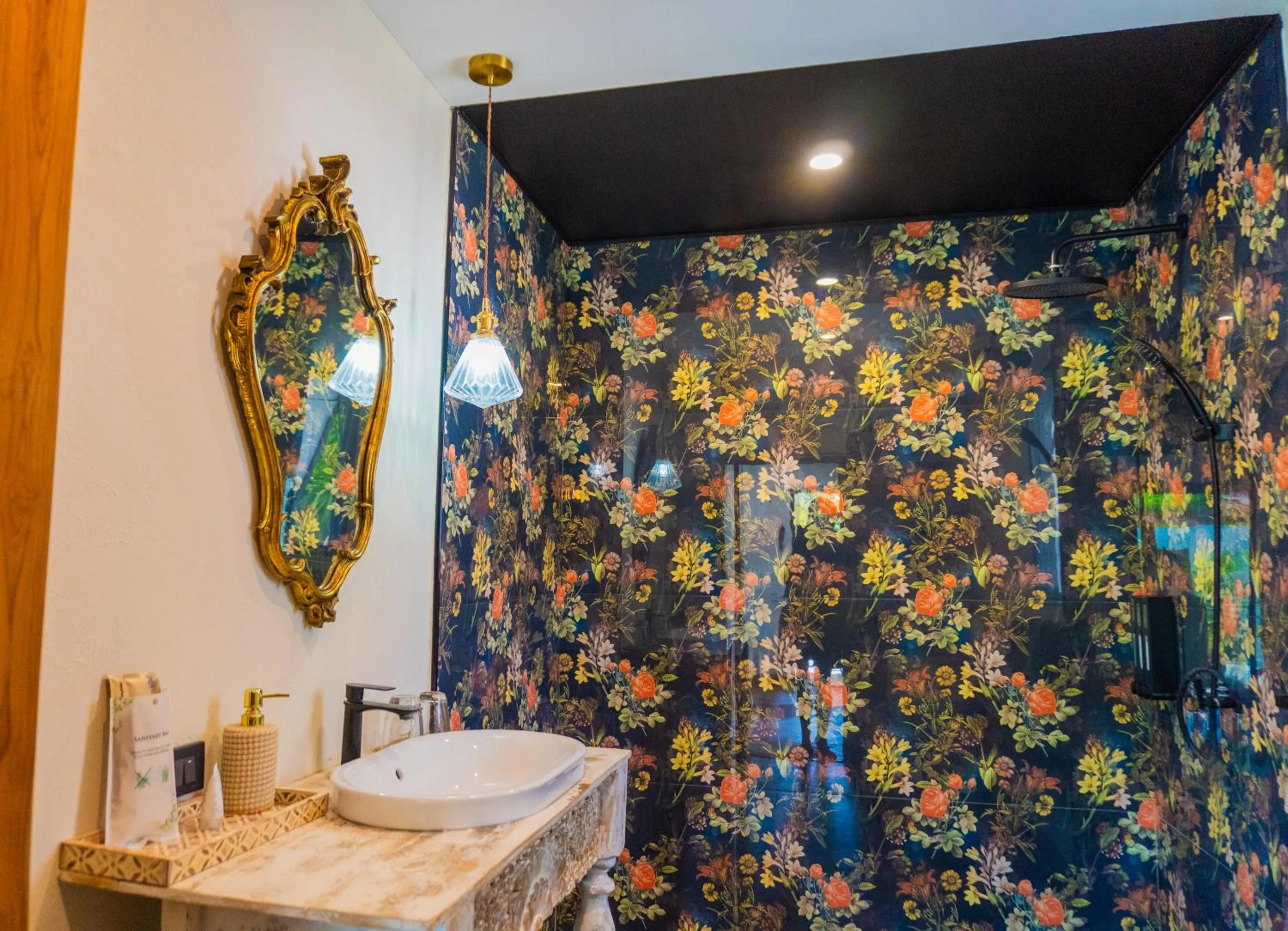 Shower in La Belle Vie - Boutique Hotel Adults Only