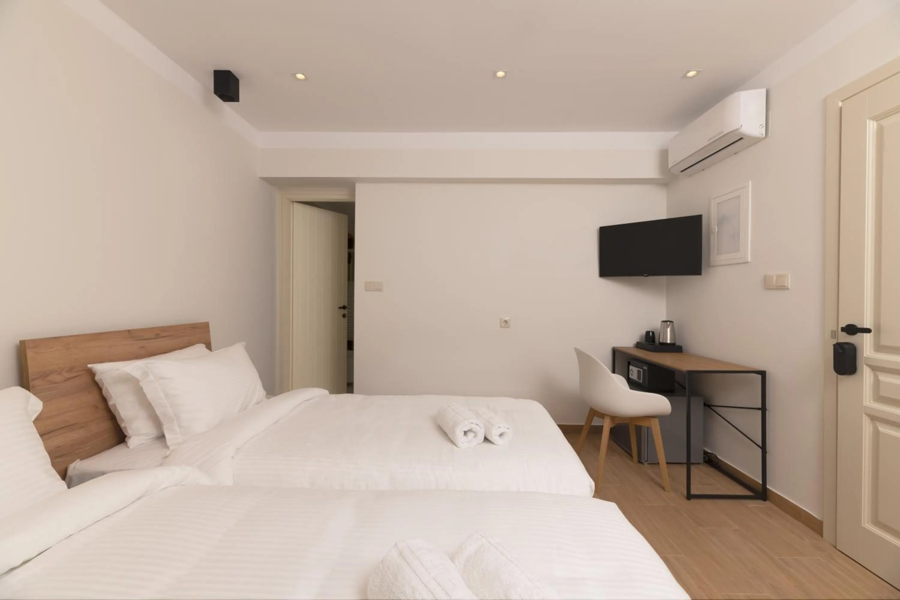 TV and multimedia, Bed in Giustiniani Apartments