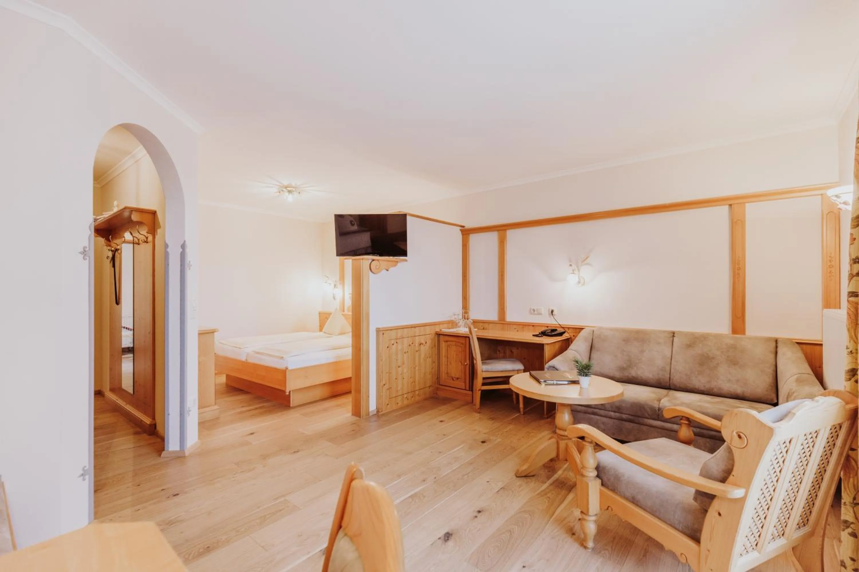 Living room, Bed in Landhotel Gschirnwirt