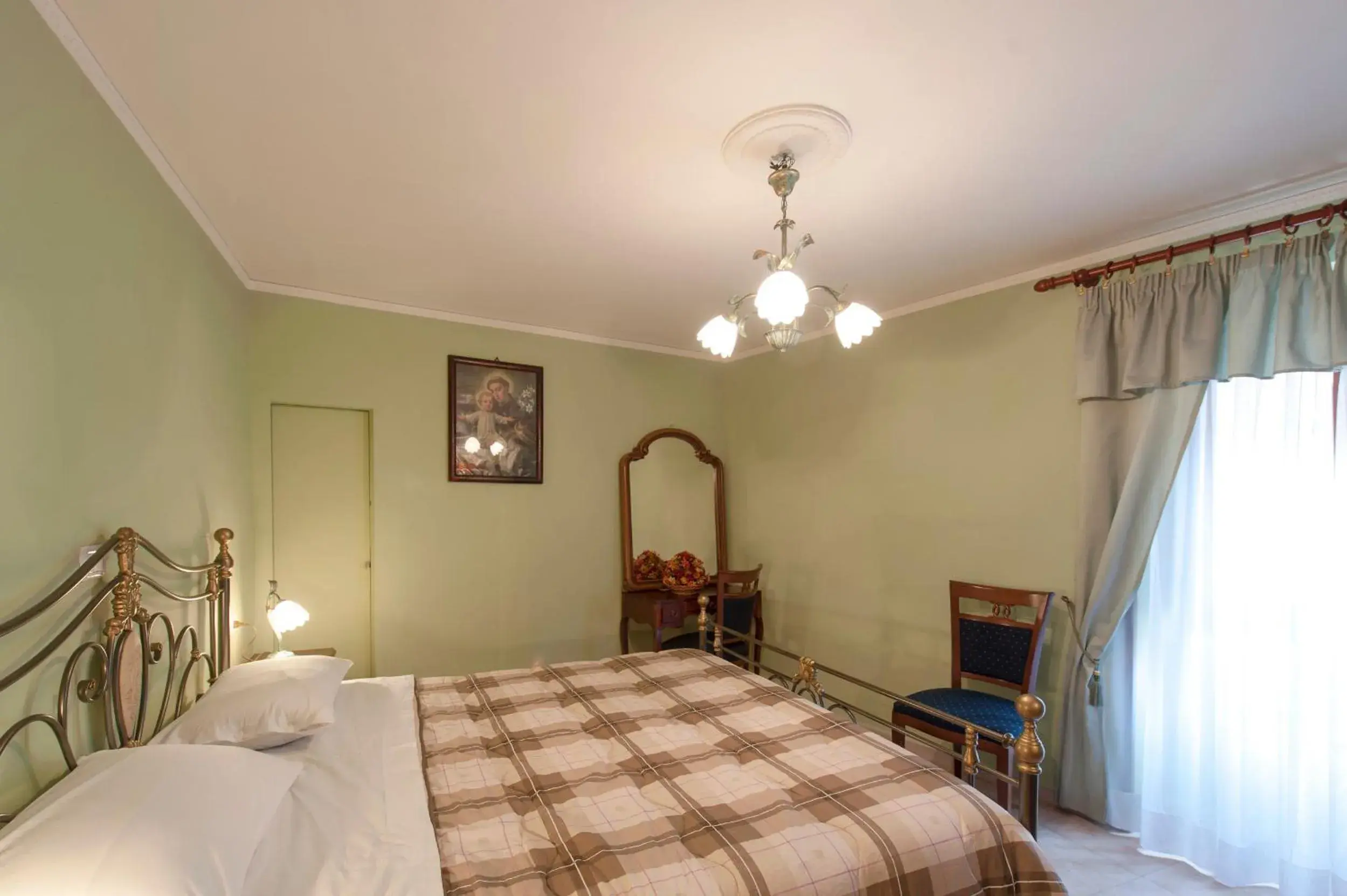 Double Room with Private External Bathroom - single occupancy in La Casa dei Nonni B&B Double Room with Private External Bathroom - single occupancy in La Casa dei Nonni B&B