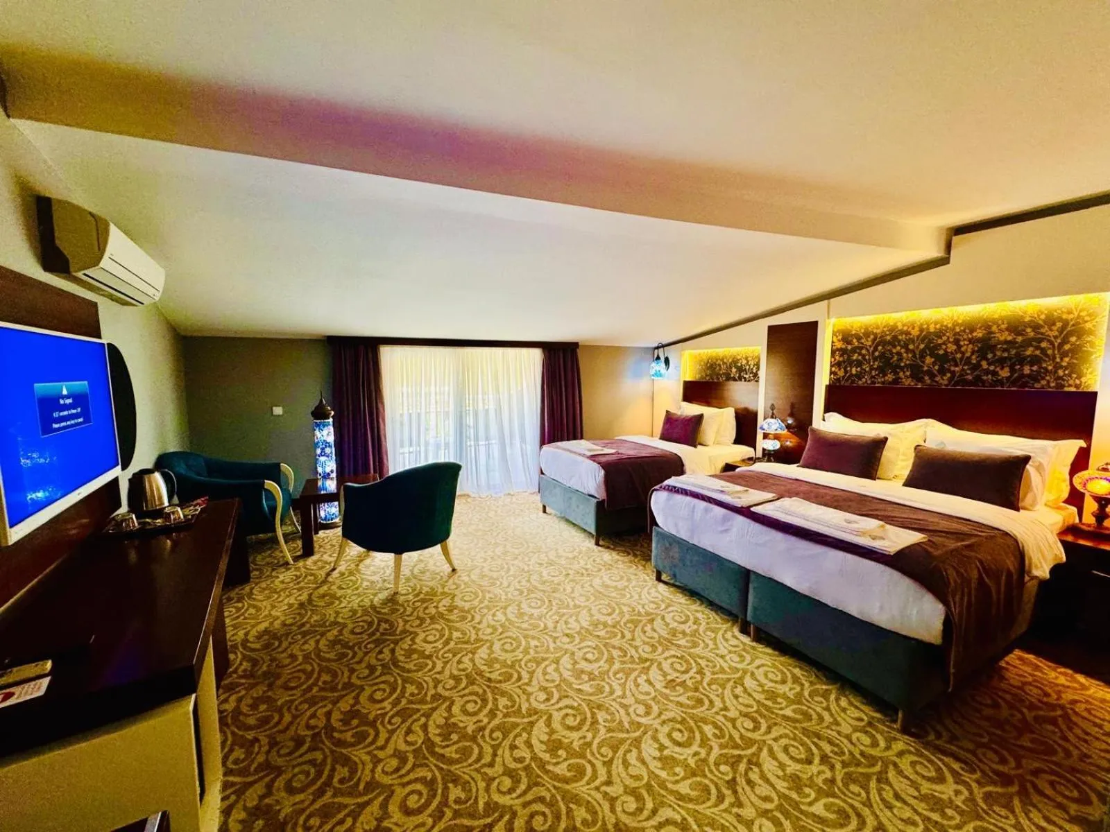 Photo of the whole room, Bed in Pamukkale Whiteheaven Suite Hotel