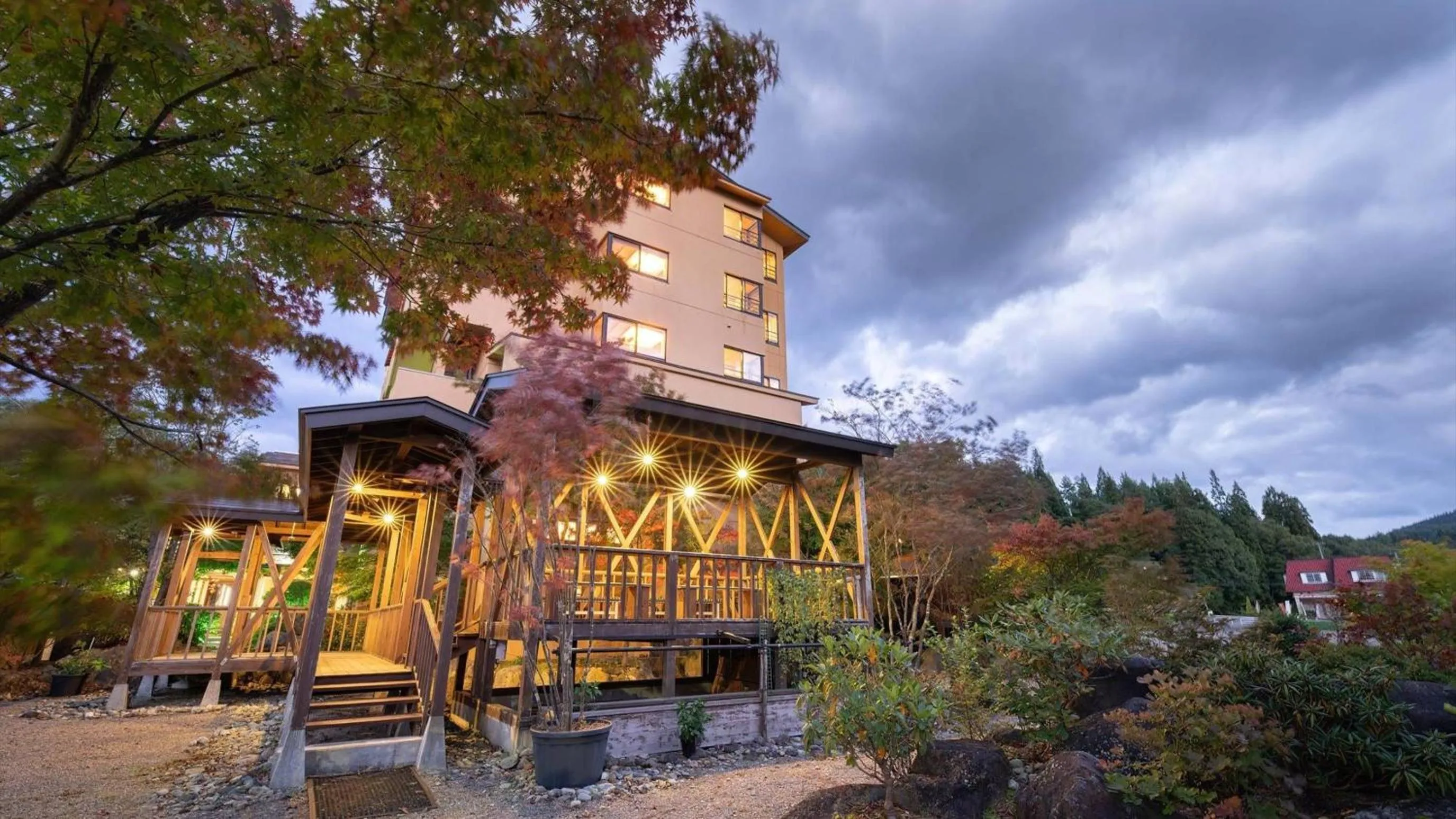 Garden in Kashintei Shirahama