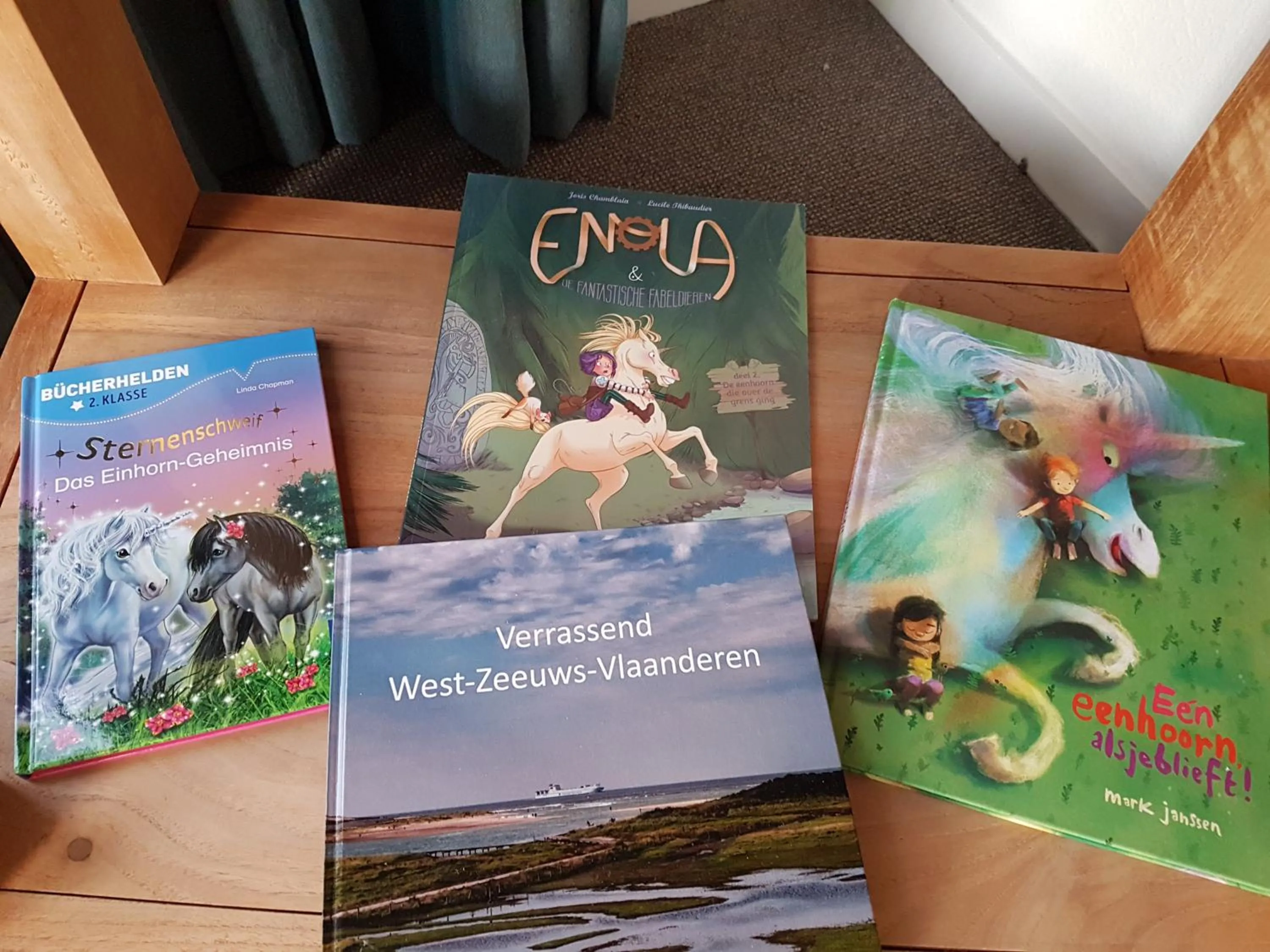 Text overlay in De Eenhoorn