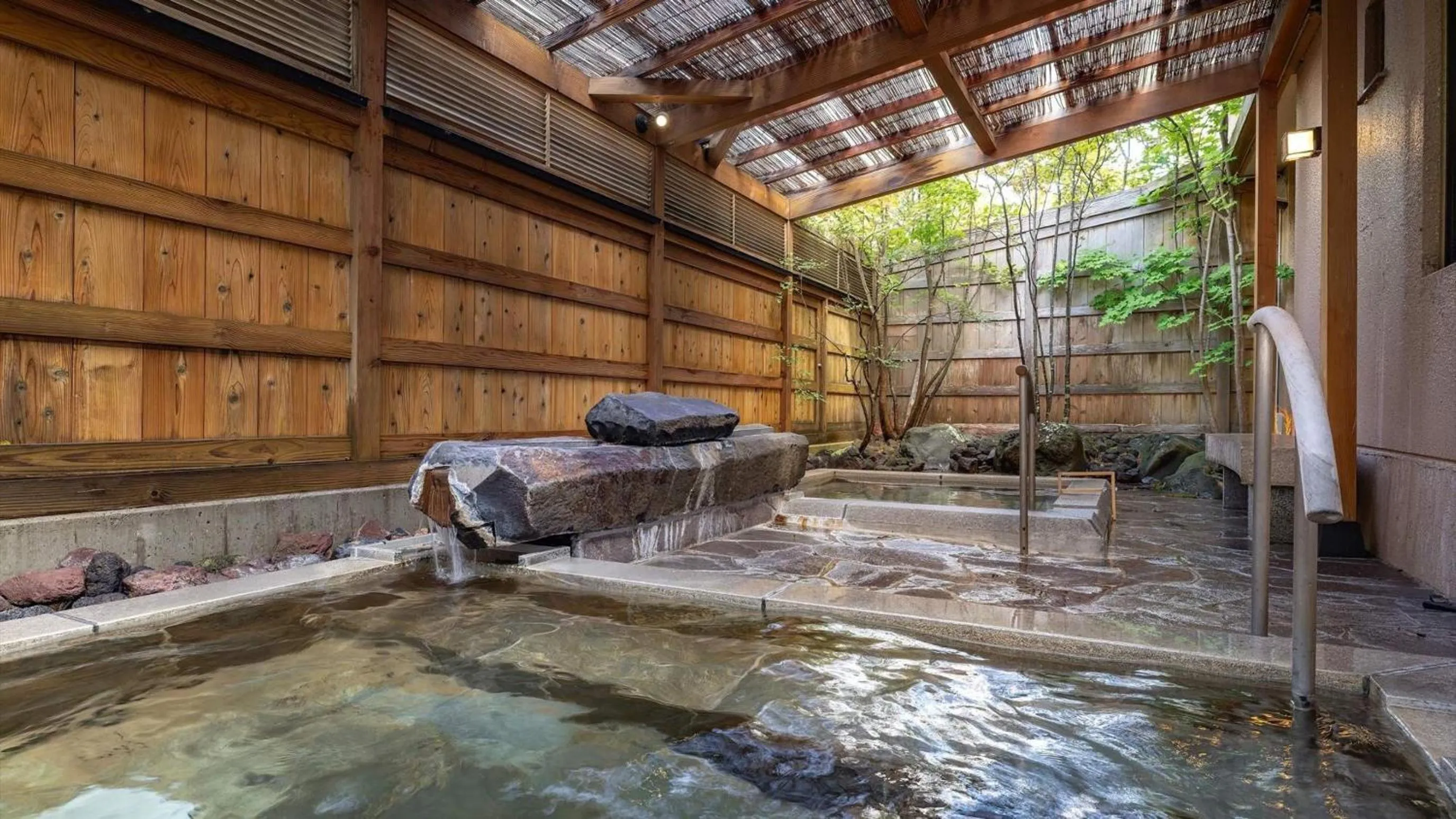 Hot Spring Bath in Katakurinohana