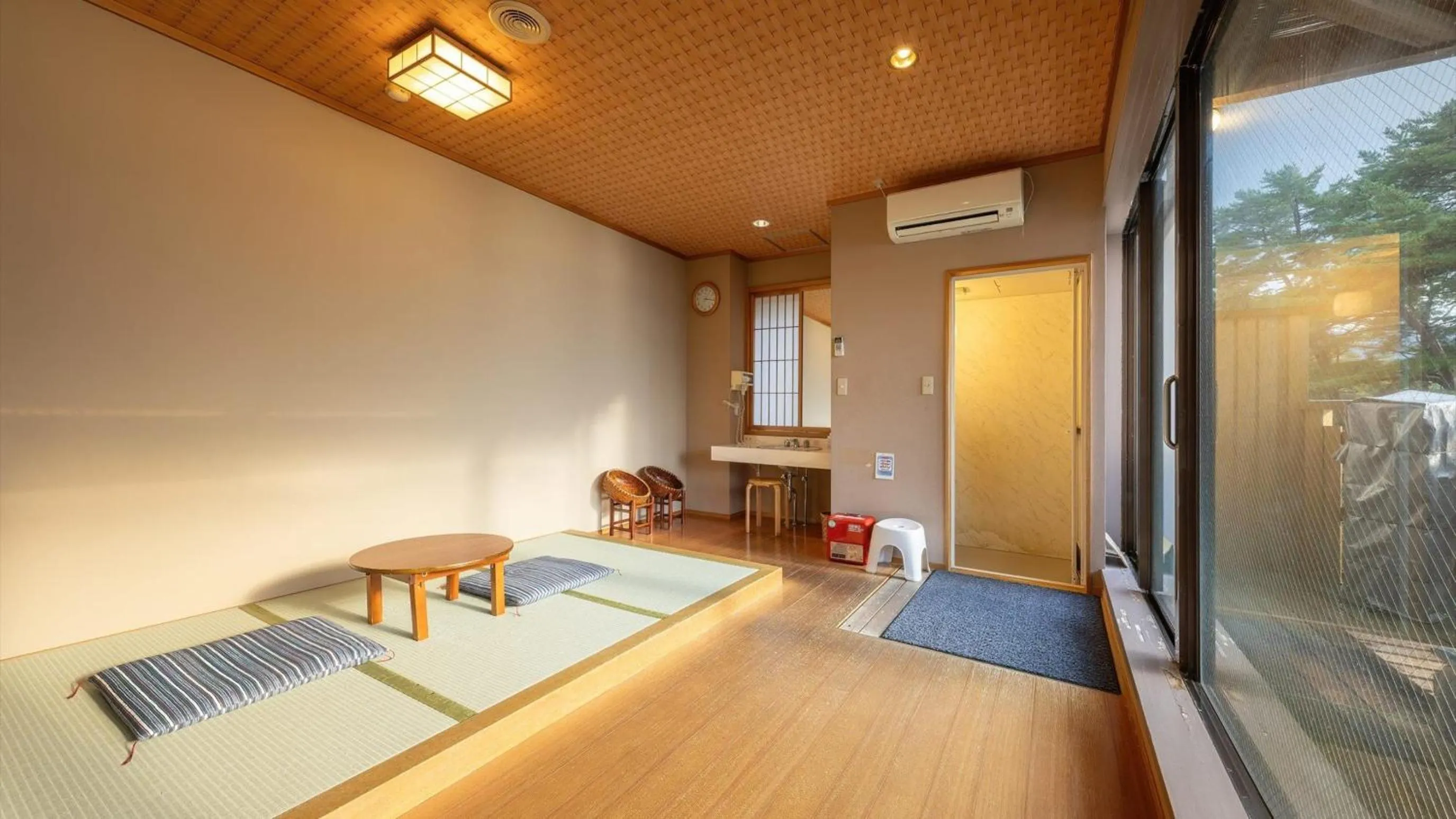 Open Air Bath, Bed in Katakurinohana