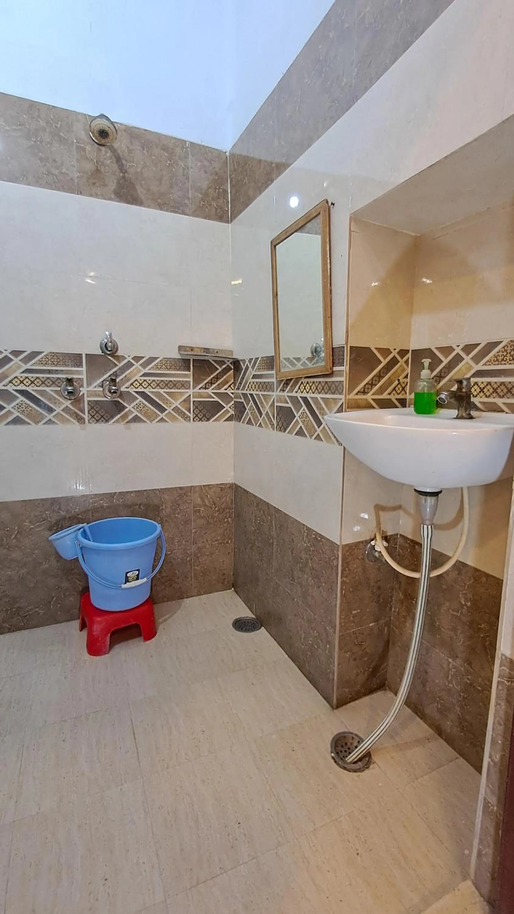 Toilet in LD Guest House, Ayodhya