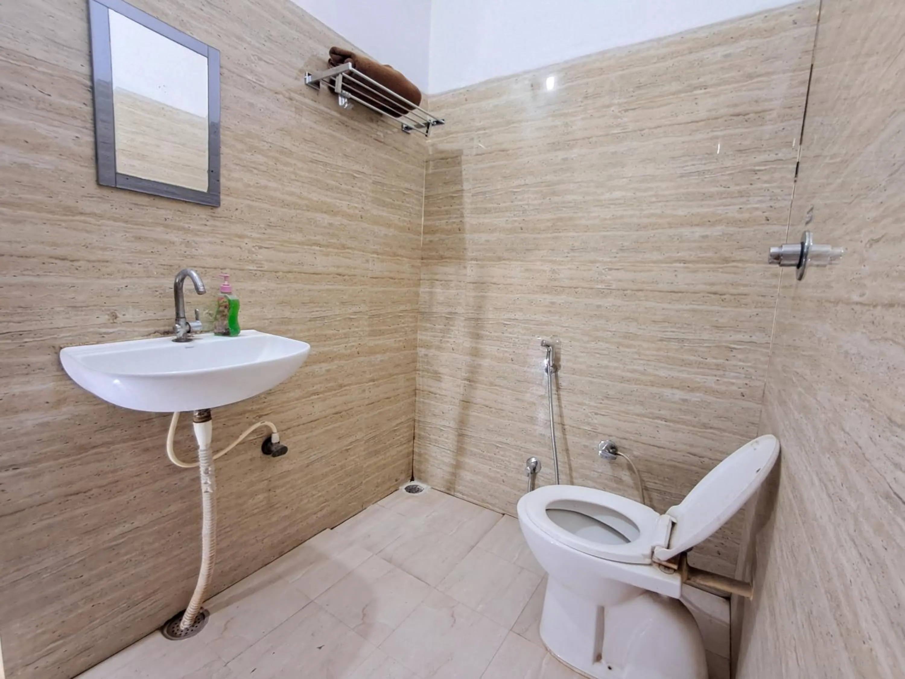 Toilet in LD Guest House, Ayodhya