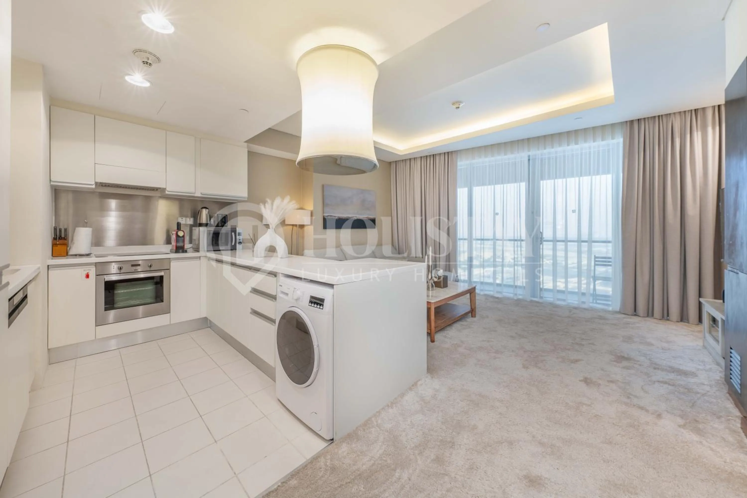 Kitchen or kitchenette in Holistay Luxury Homes - Burj khalifa view - Direct Access Dubai Mall