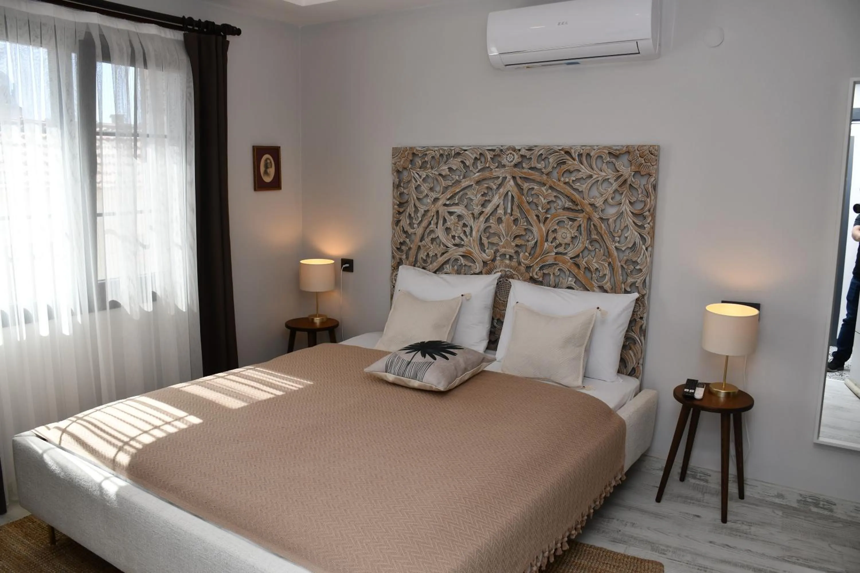 Photo of the whole room, Bed in Dia Urla