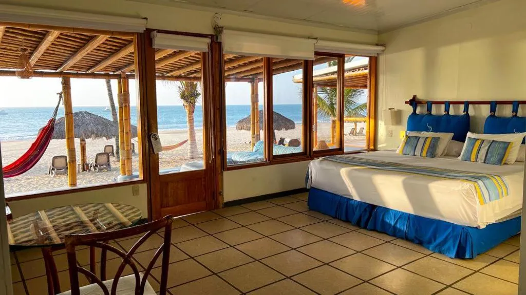 Bedroom, Bed in Punta Sal Suites & Bungalows Resort